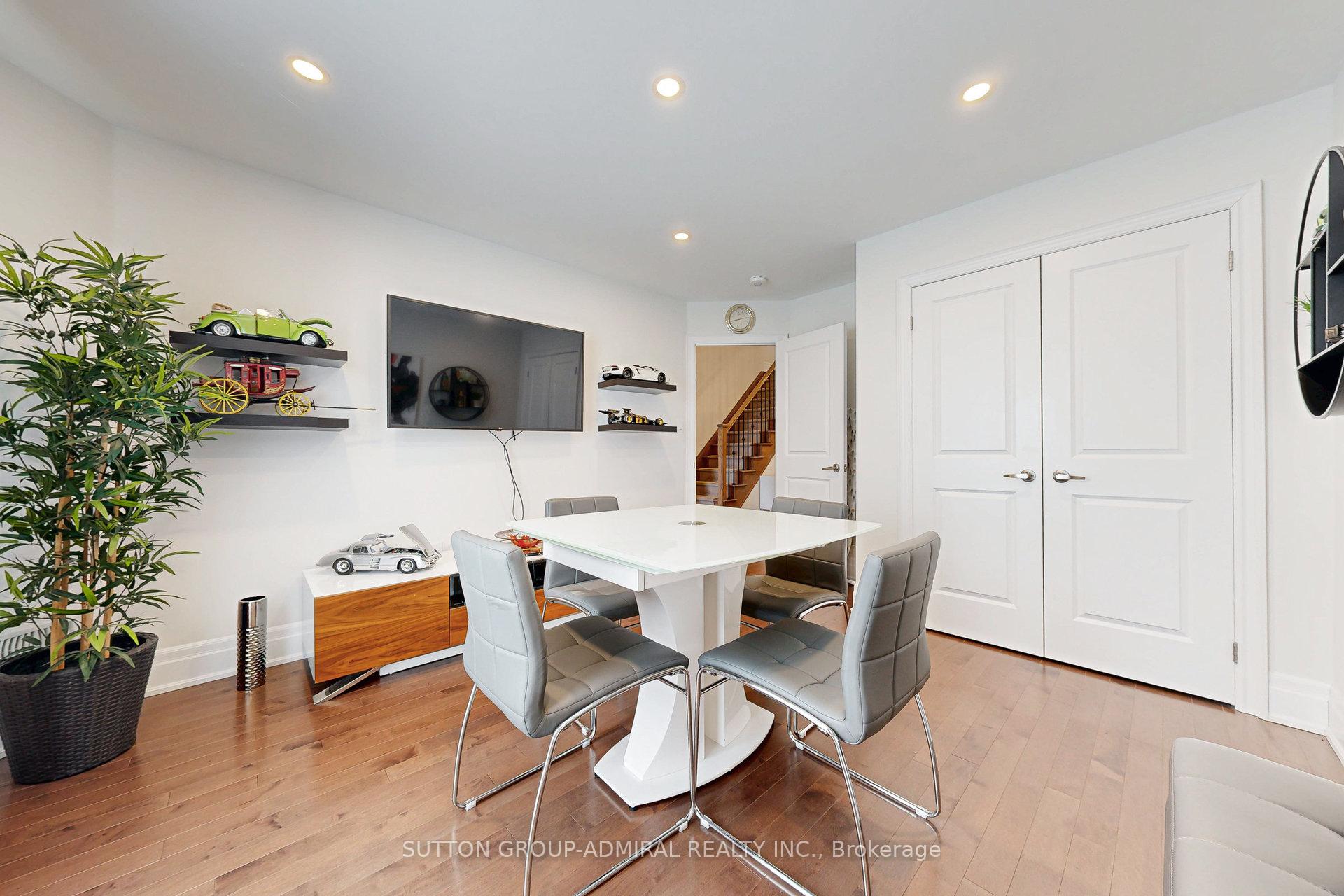 Photo 8 of 12 Carrville Woods Circle, Vaughan, Patterson — HOMEH