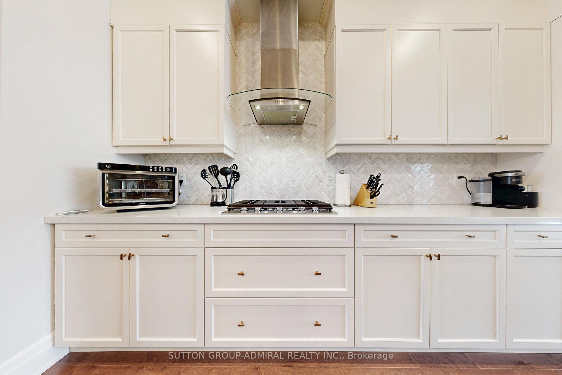 Photo 14 of 12 Carrville Woods Circle, Vaughan, Patterson — HOMEH