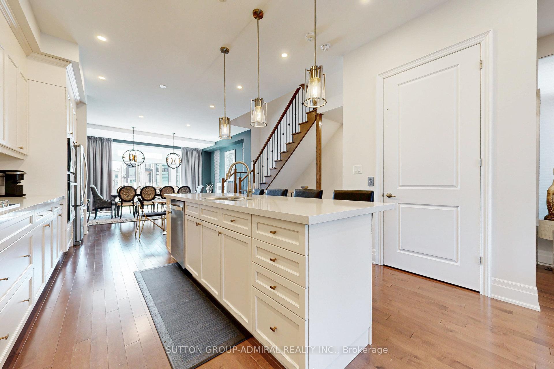 Photo 16 of 12 Carrville Woods Circle, Vaughan, Patterson — HOMEH