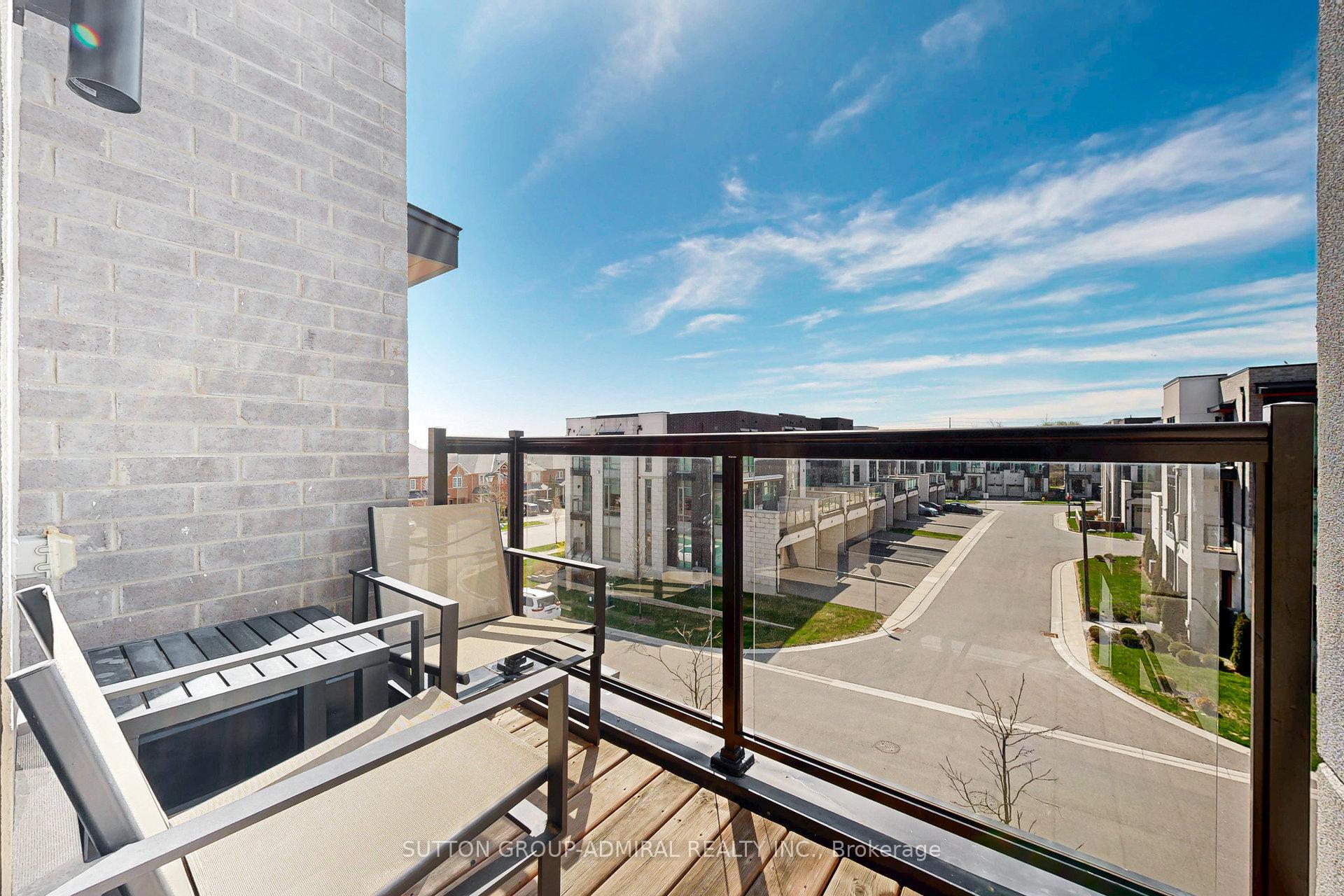 Photo 45 of 12 Carrville Woods Circle, Vaughan, Patterson — HOMEH