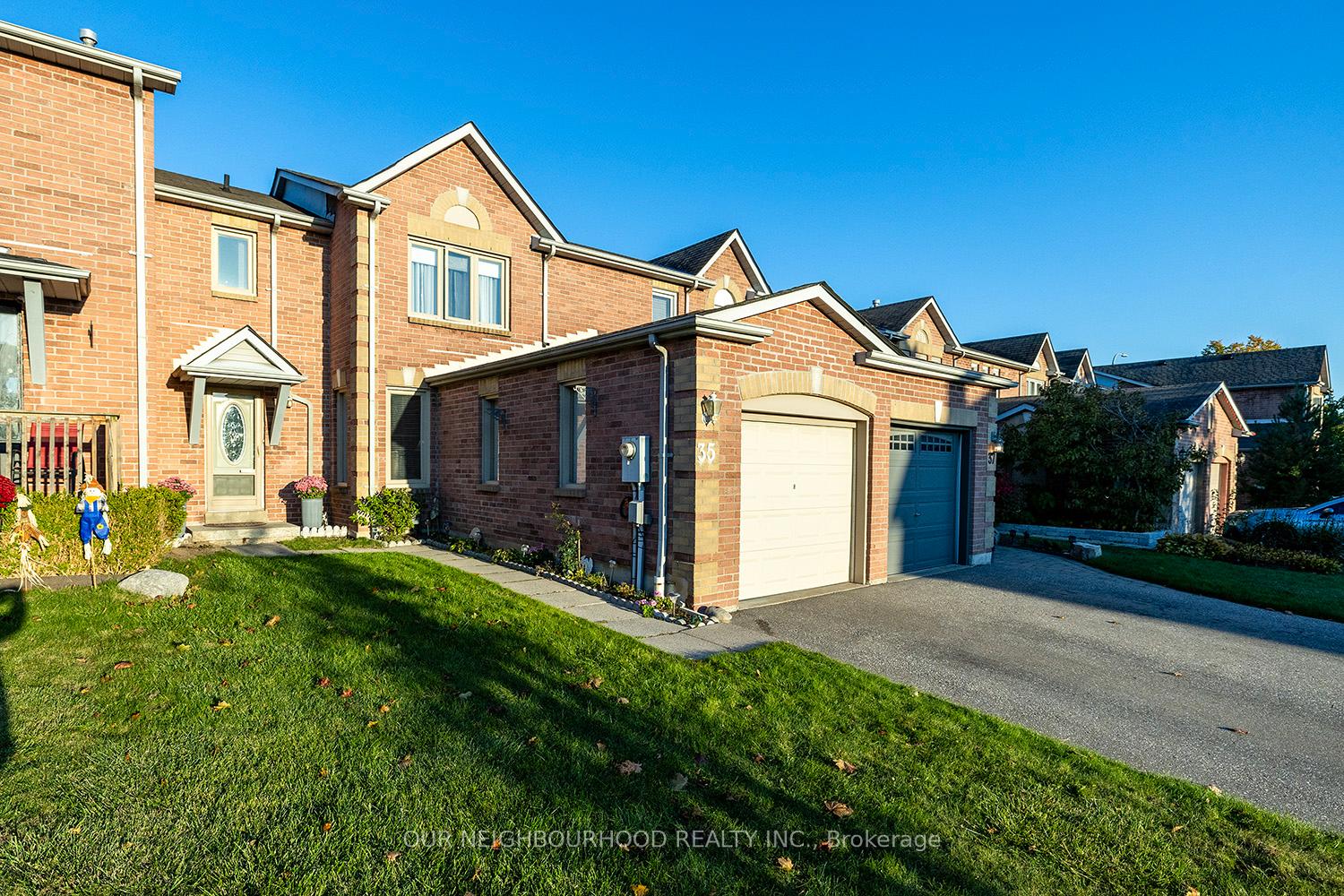 Photo 2 of 35 Woodstone Place, Whitby, Pringle Creek — HOMEH