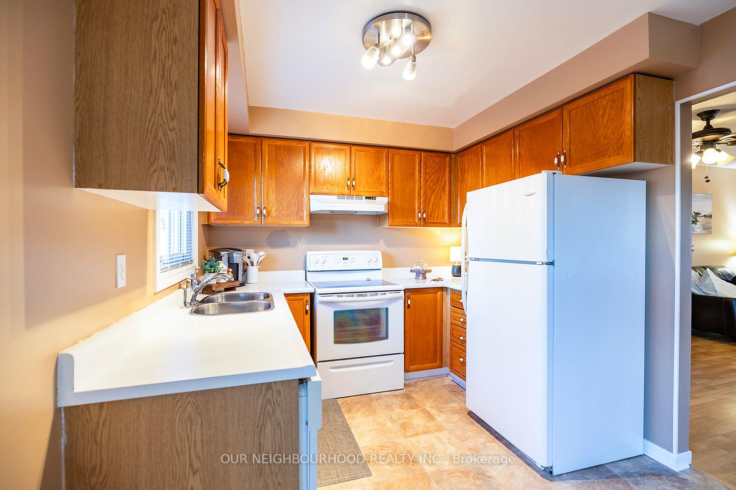 Photo 5 of 35 Woodstone Place, Whitby, Pringle Creek — HOMEH