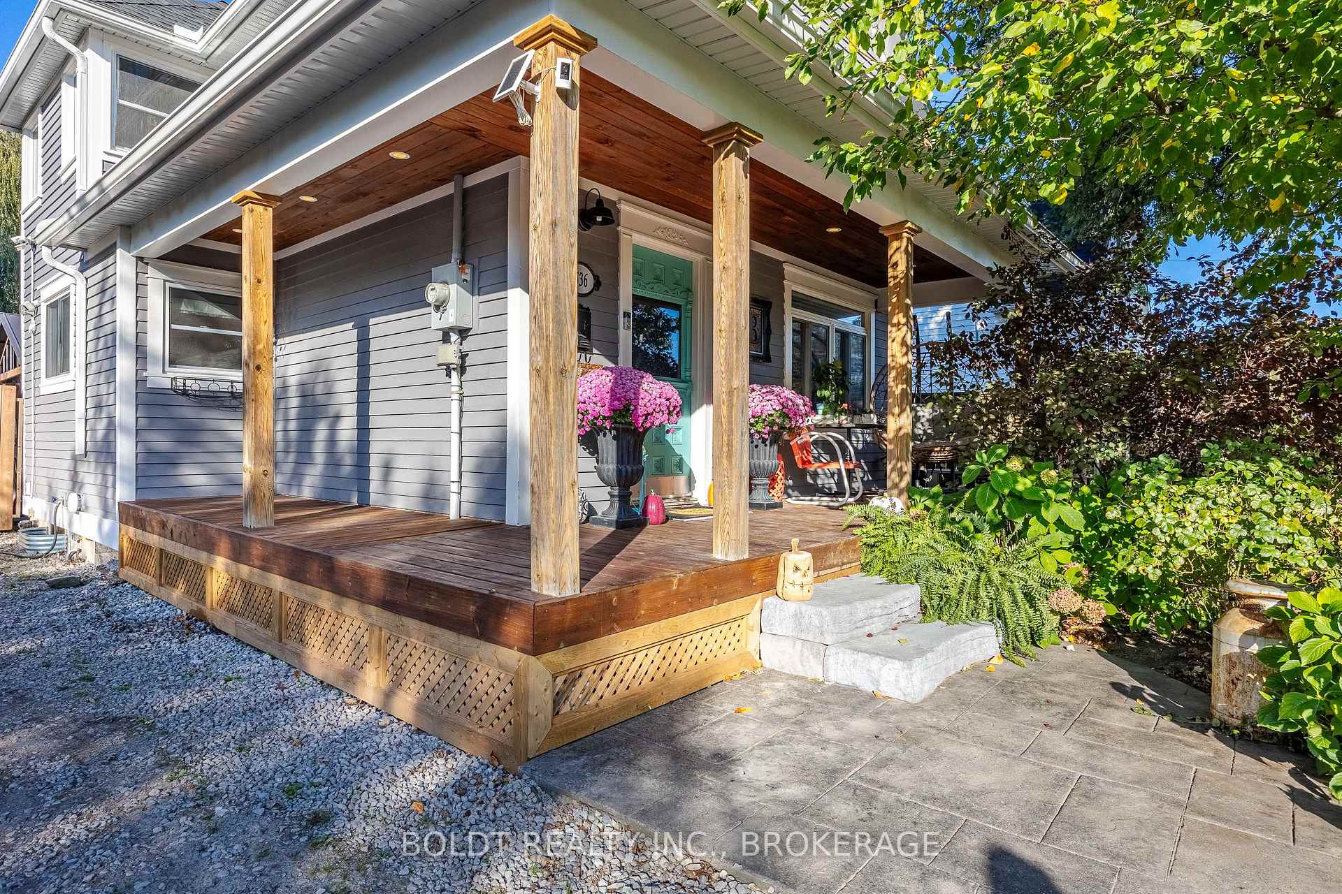 Photo 4 of 536 Thorold Road, Welland, N. Welland — HOMEH