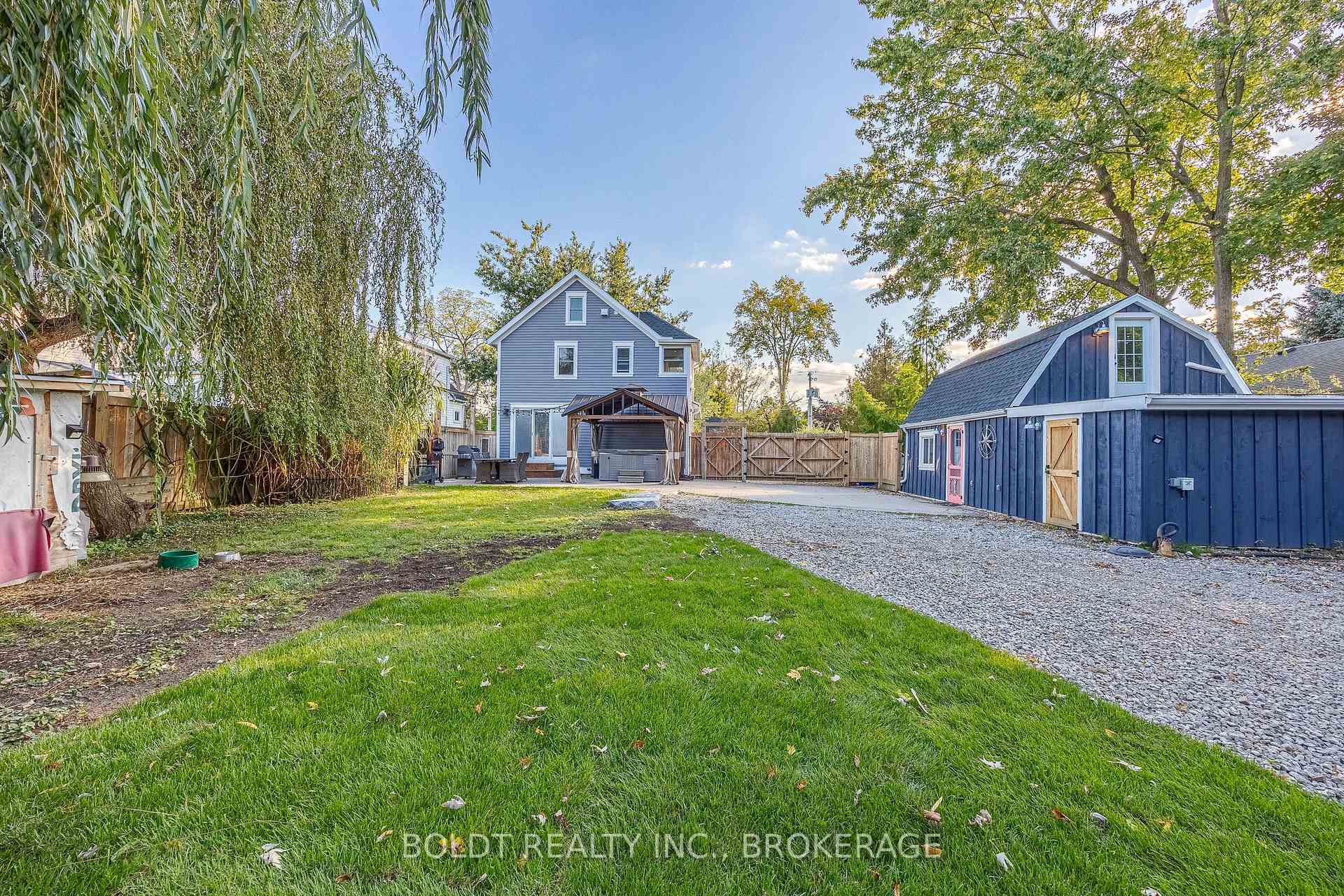 Photo 25 of 536 Thorold Road, Welland, N. Welland — HOMEH