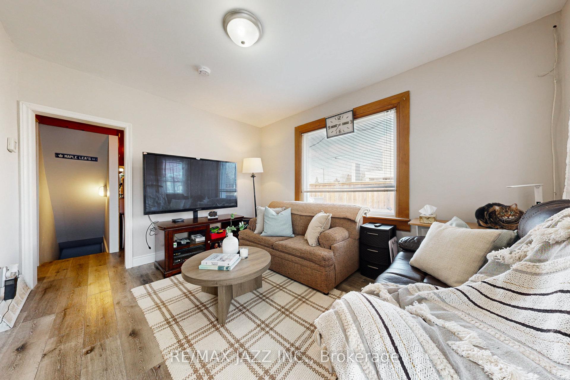 Photo 6 of 656 Hortop Street, Oshawa, O'Neill — HOMEH