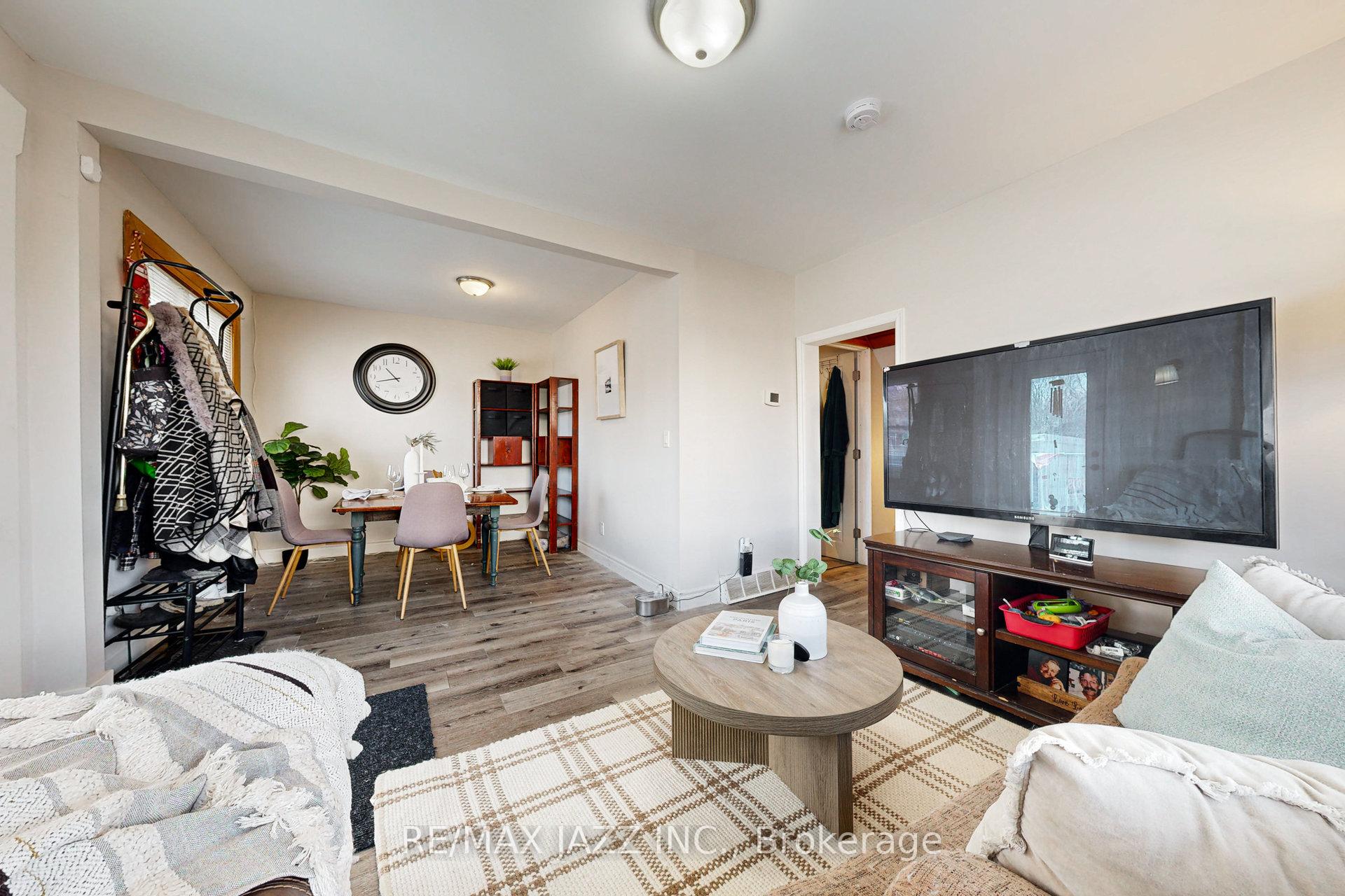 Photo 8 of 656 Hortop Street, Oshawa, O'Neill — HOMEH