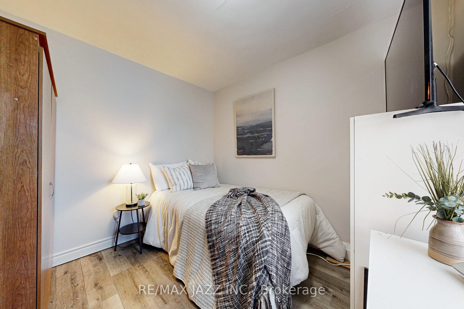 Photo 20 of 656 Hortop Street, Oshawa, O'Neill — HOMEH