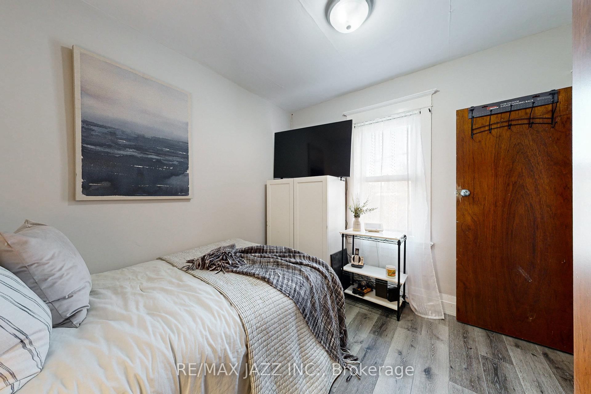 Photo 21 of 656 Hortop Street, Oshawa, O'Neill — HOMEH