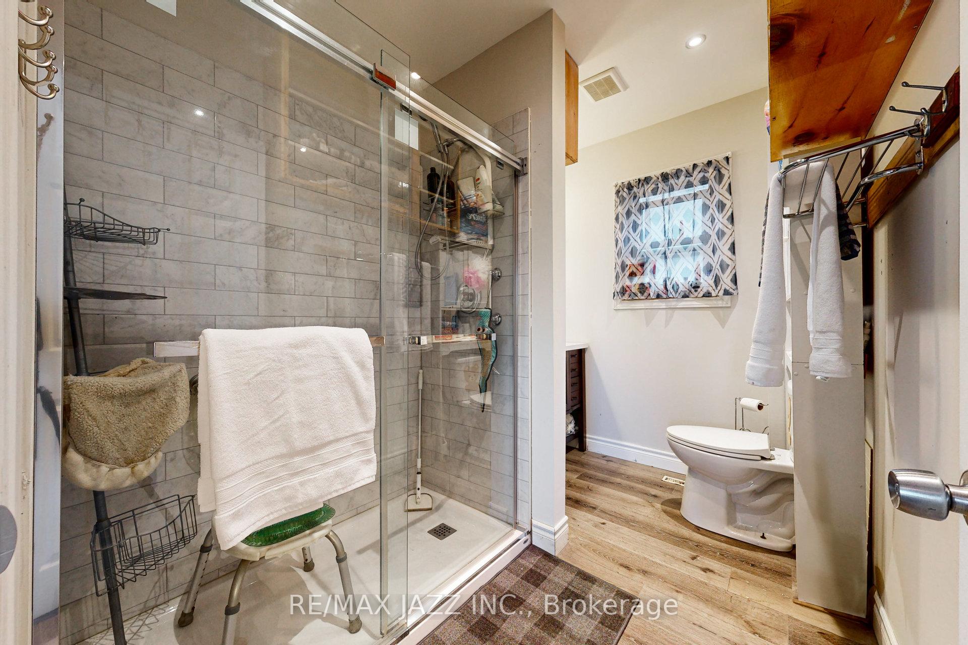 Photo 23 of 656 Hortop Street, Oshawa, O'Neill — HOMEH