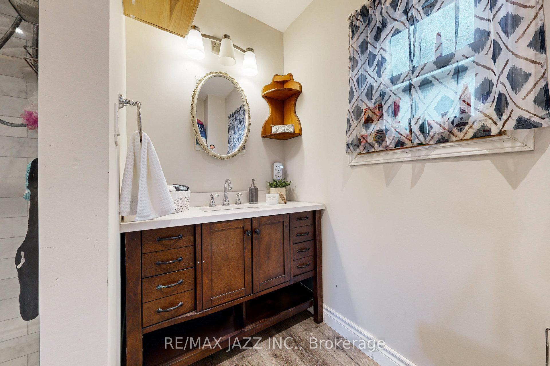 Photo 24 of 656 Hortop Street, Oshawa, O'Neill — HOMEH