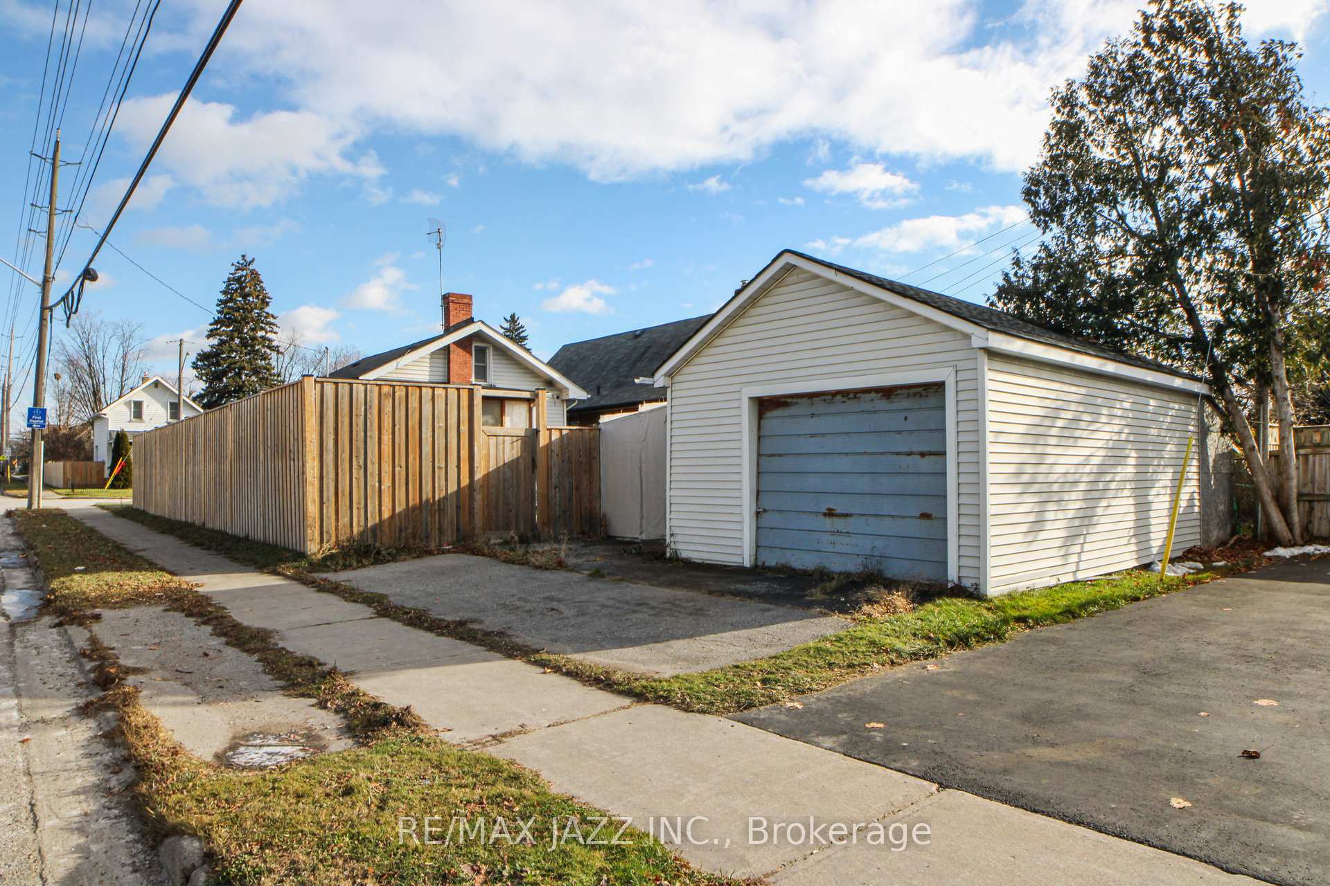 Photo 40 of 656 Hortop Street, Oshawa, O'Neill — HOMEH