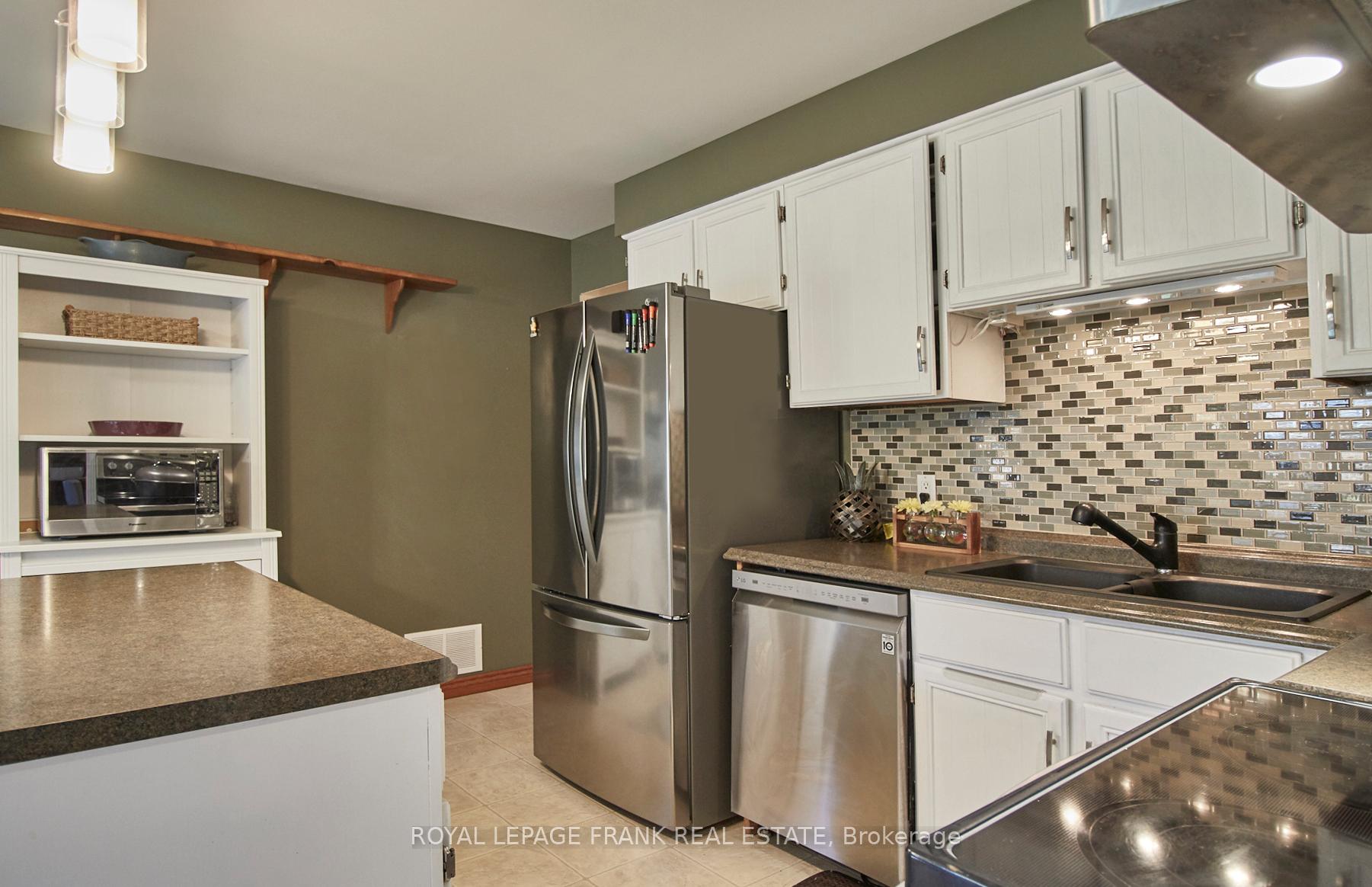 Photo 19 of 603 Bradley Drive, Whitby, Pringle Creek — HOMEH