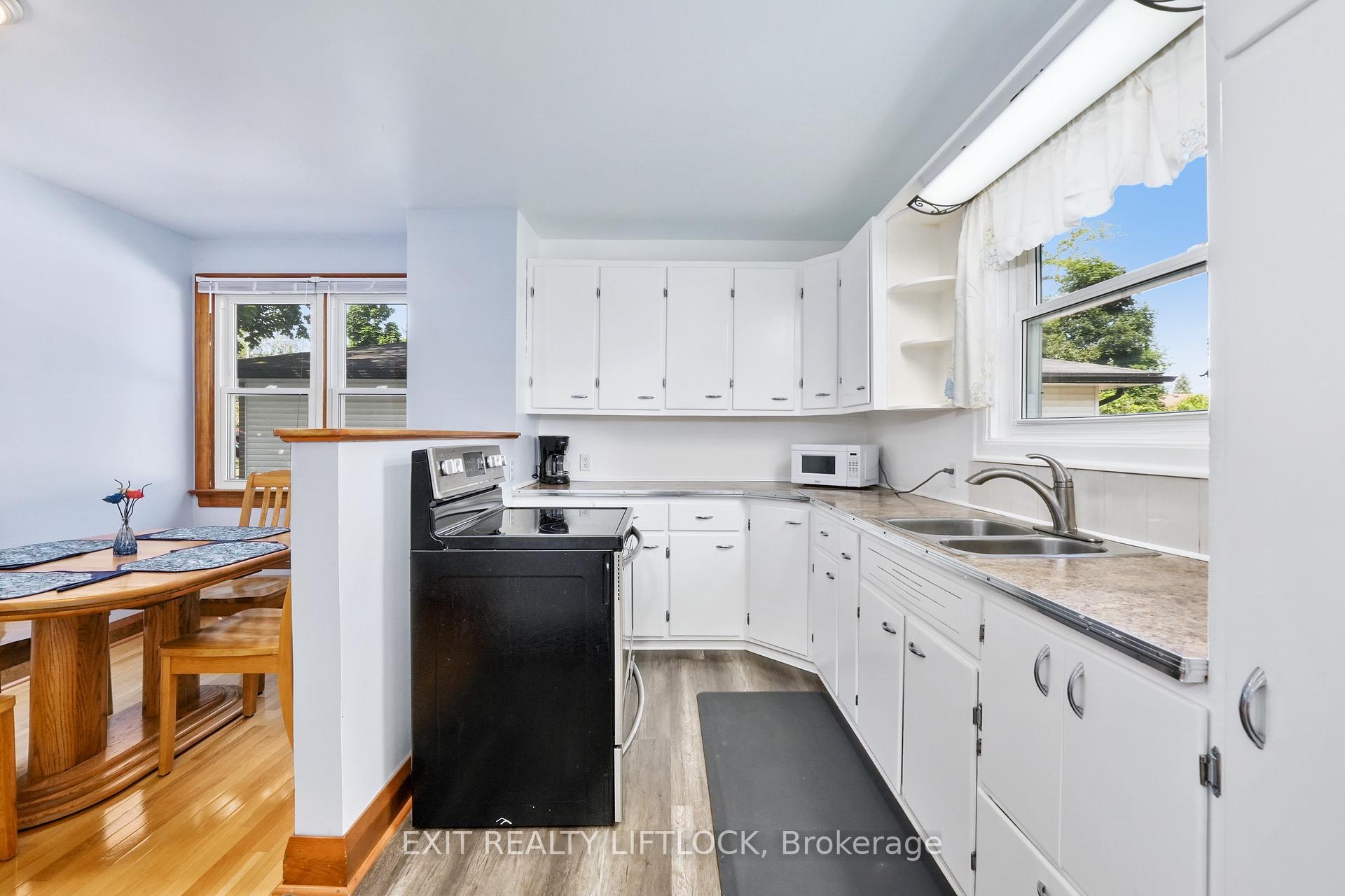Photo 12 of 548 King George Street, Peterborough, Otonabee Ward 1 — HOMEH