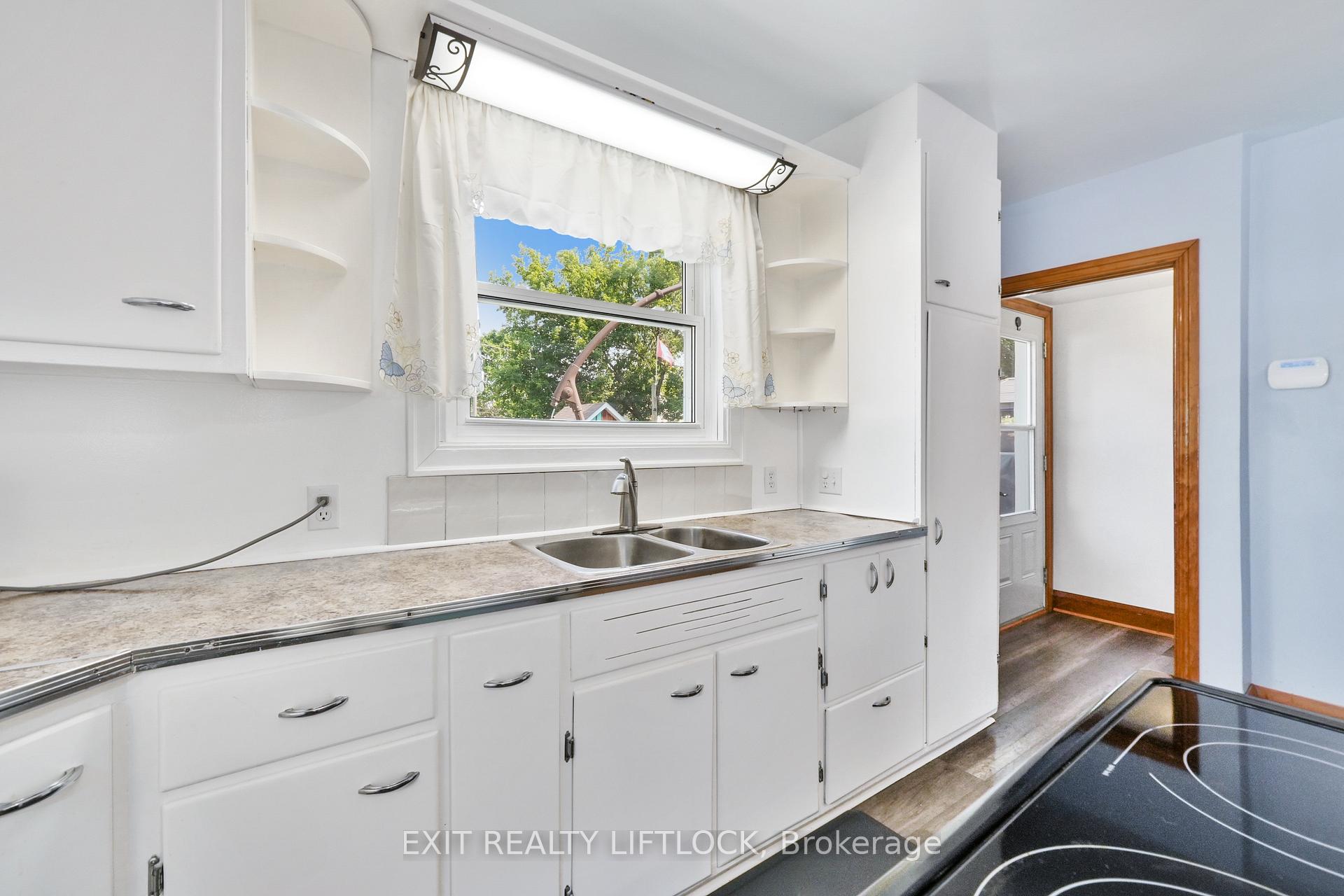 Photo 13 of 548 King George Street, Peterborough, Otonabee Ward 1 — HOMEH