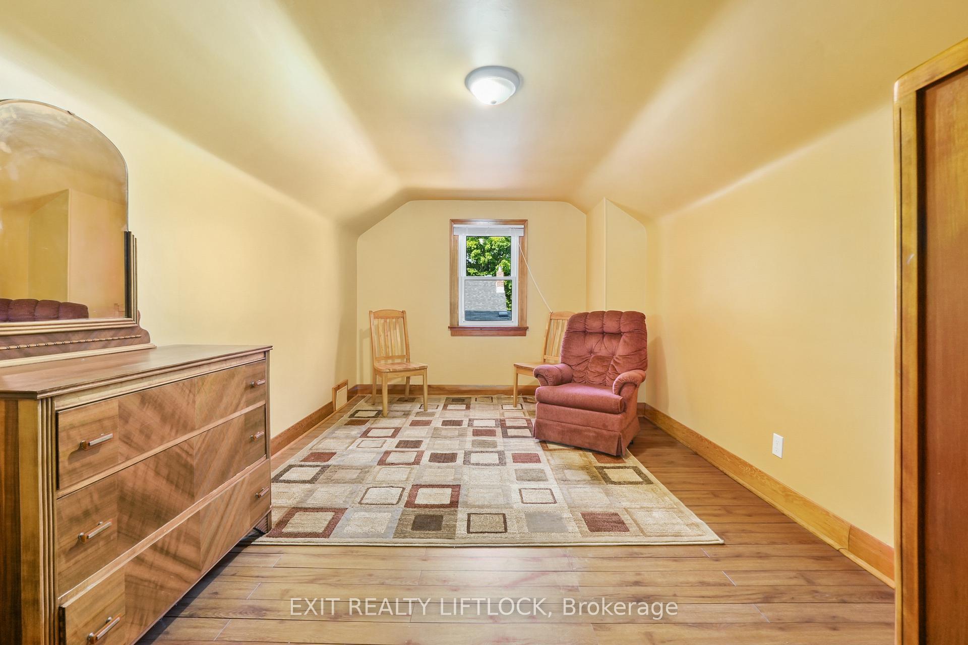 Photo 19 of 548 King George Street, Peterborough, Otonabee Ward 1 — HOMEH