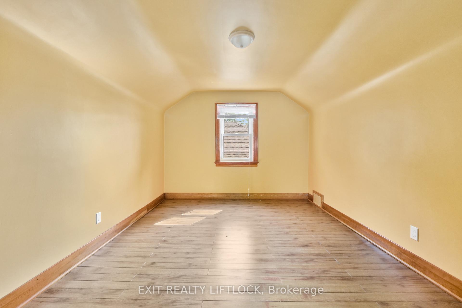 Photo 21 of 548 King George Street, Peterborough, Otonabee Ward 1 — HOMEH