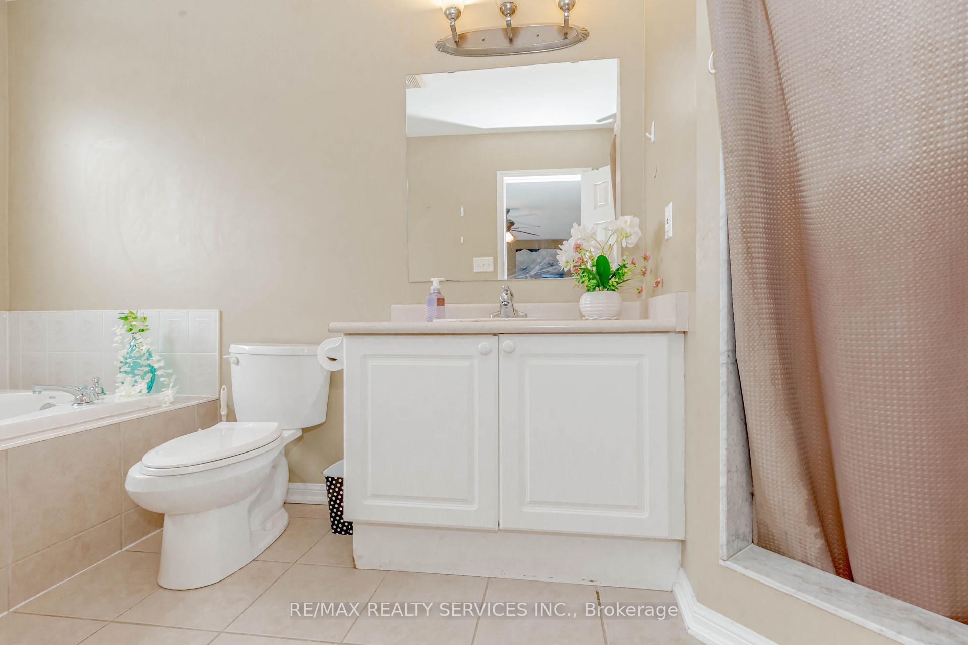 Photo 23 of 1519 Sarasota Crescent, Oshawa, Samac — HOMEH