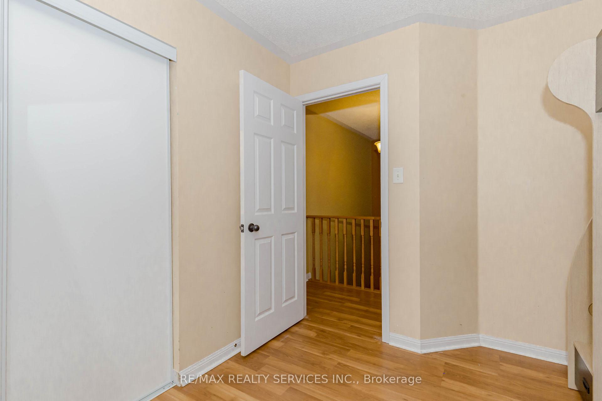 Photo 27 of 1519 Sarasota Crescent, Oshawa, Samac — HOMEH
