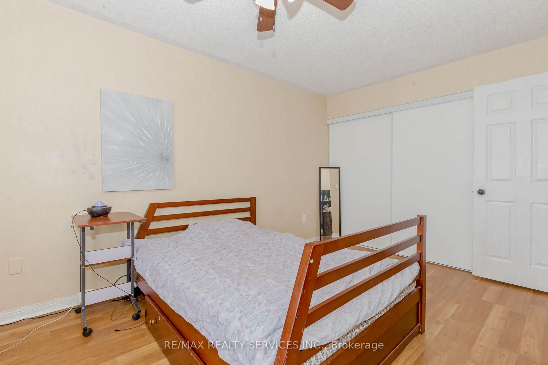 Photo 29 of 1519 Sarasota Crescent, Oshawa, Samac — HOMEH