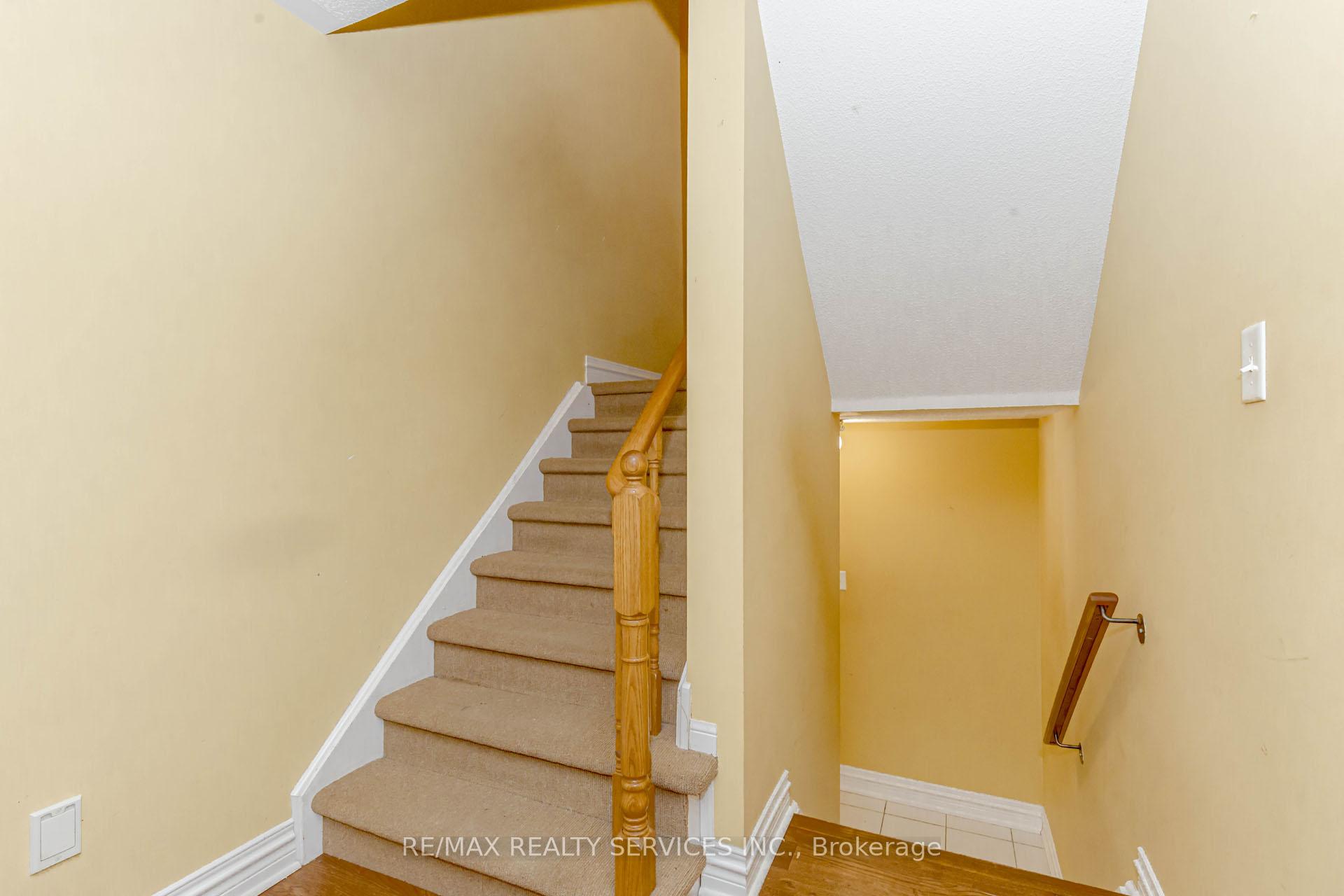 Photo 33 of 1519 Sarasota Crescent, Oshawa, Samac — HOMEH