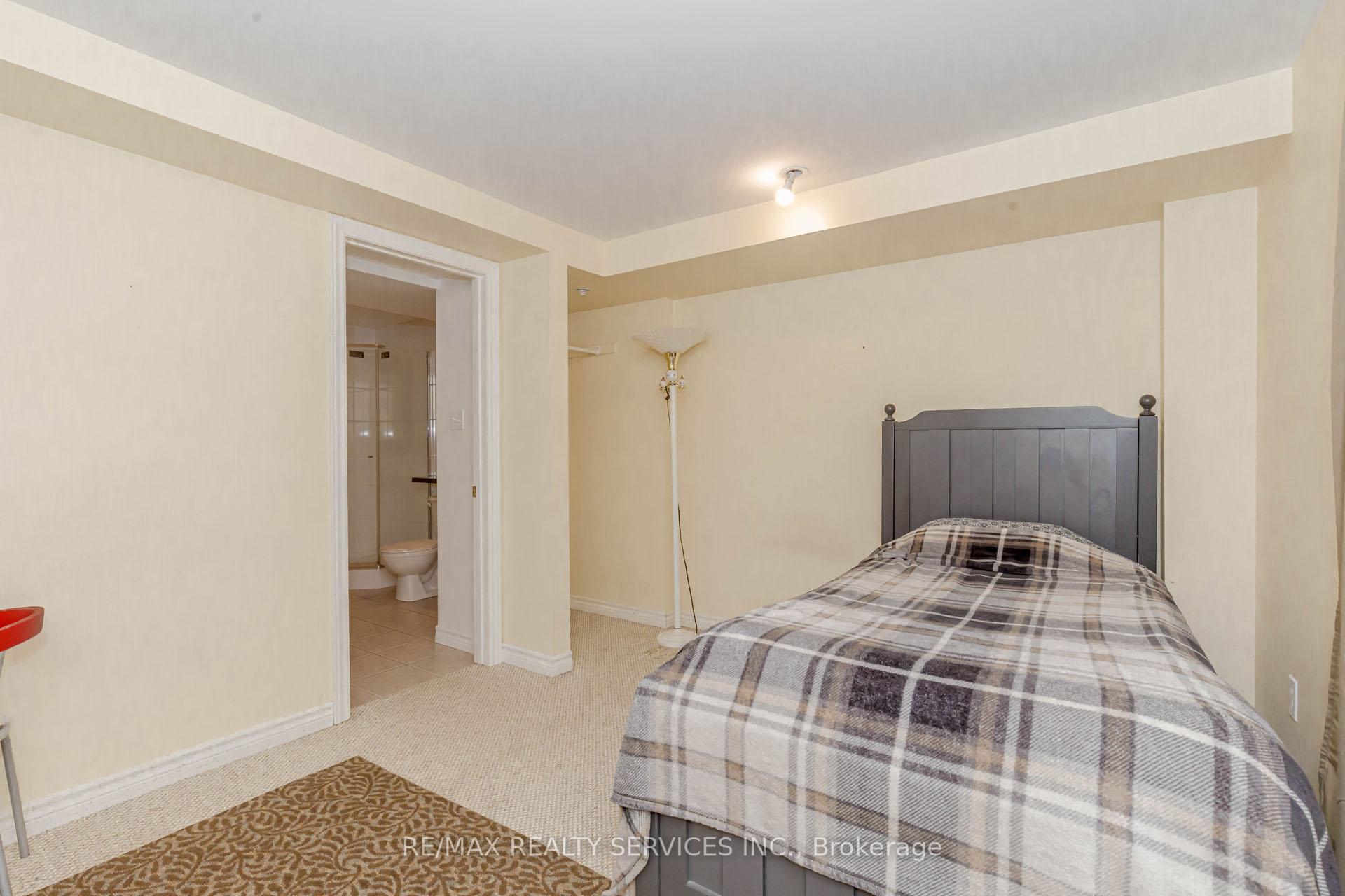 Photo 36 of 1519 Sarasota Crescent, Oshawa, Samac — HOMEH
