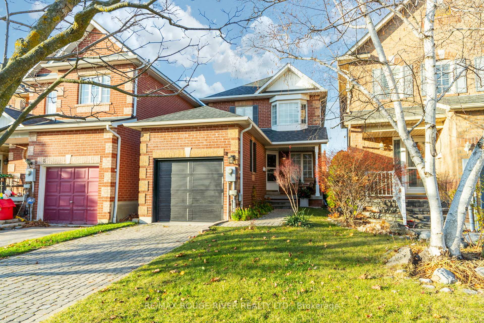 Photo 1 of 8 Threadgold Court, Whitby, Lynde Creek — HOMEH