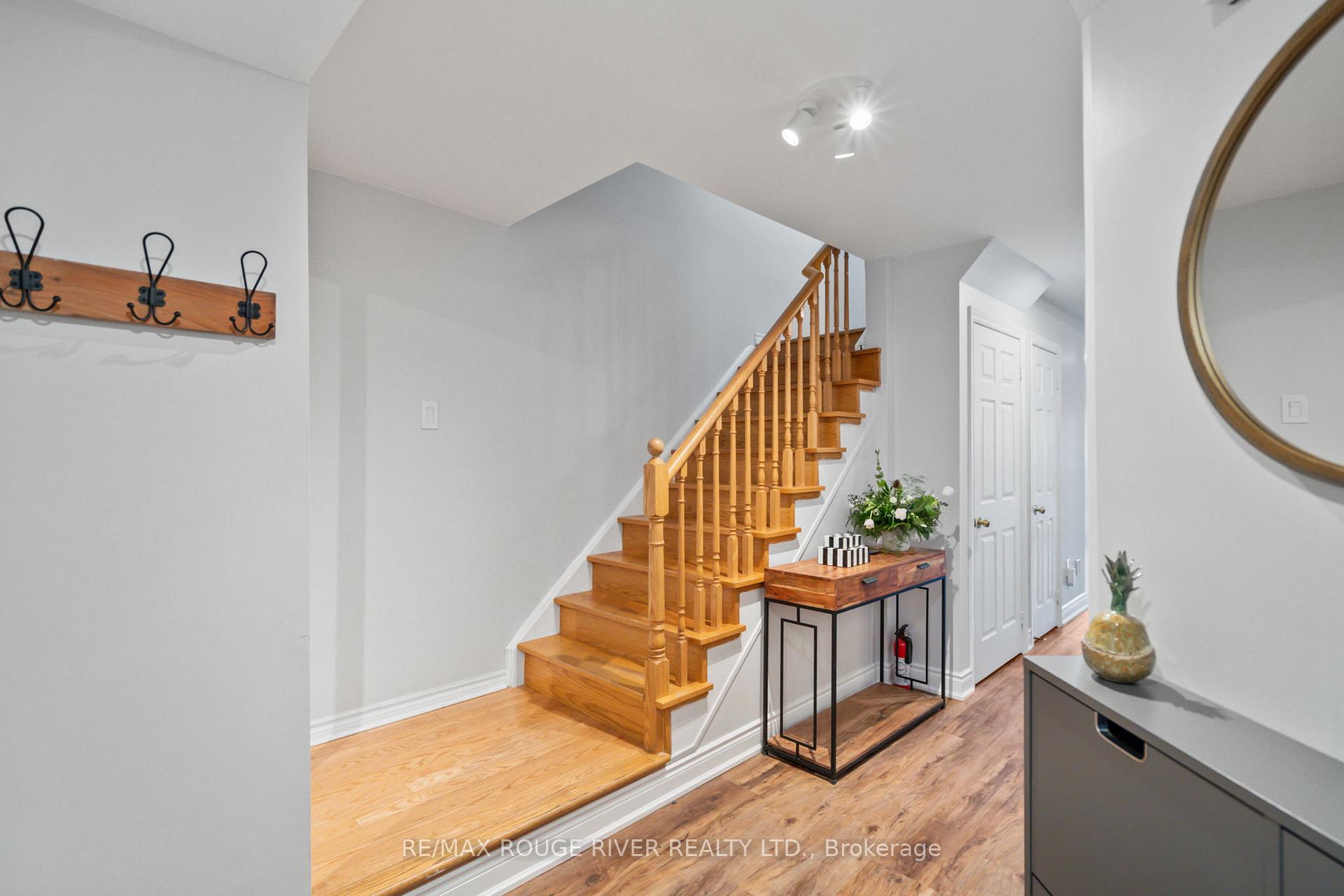 Photo 4 of 8 Threadgold Court, Whitby, Lynde Creek — HOMEH