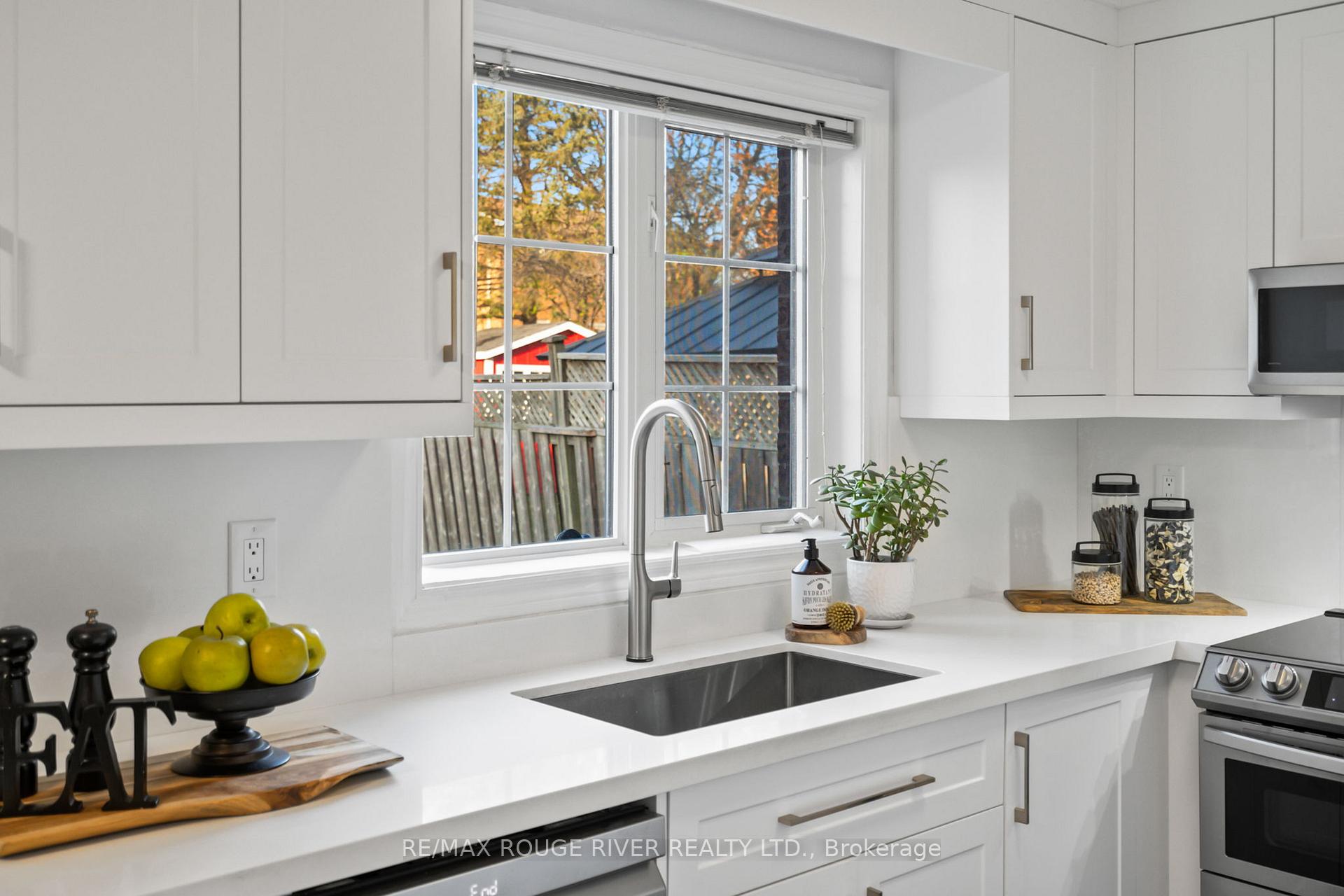 Photo 12 of 8 Threadgold Court, Whitby, Lynde Creek — HOMEH