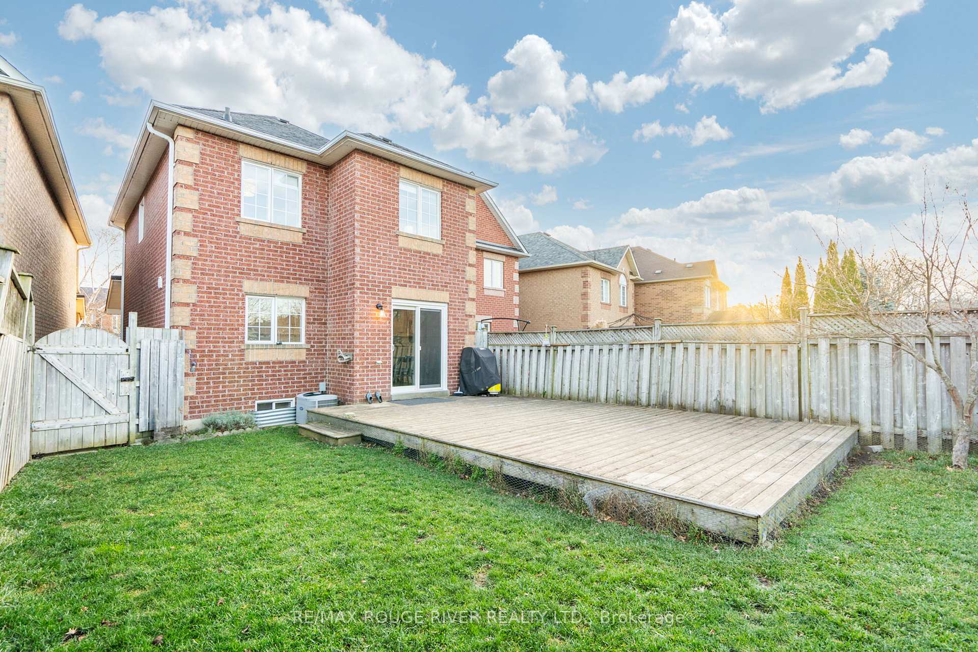 Photo 38 of 8 Threadgold Court, Whitby, Lynde Creek — HOMEH
