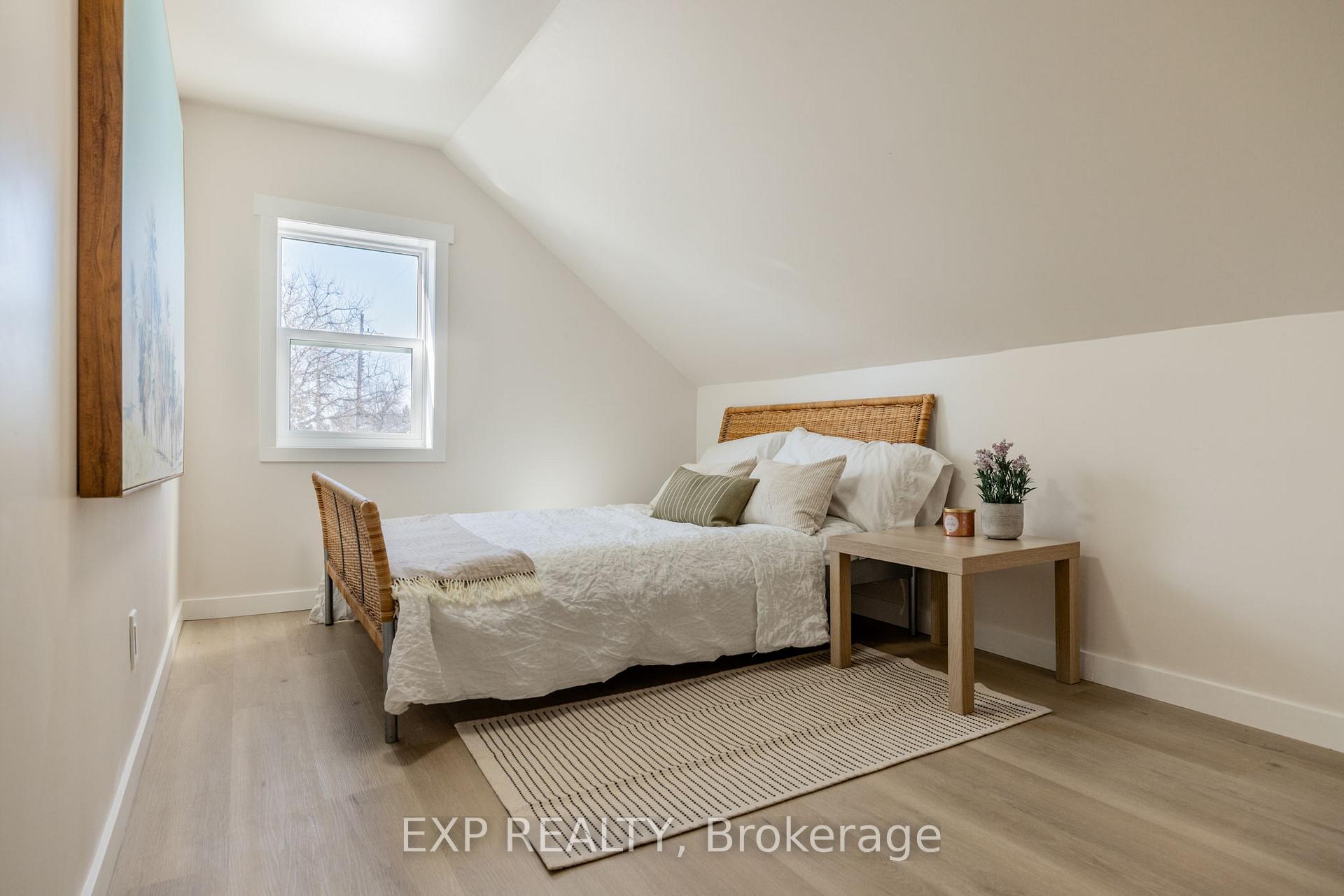 Photo 12 of 88 Edward Street S, Arnprior — HOMEH