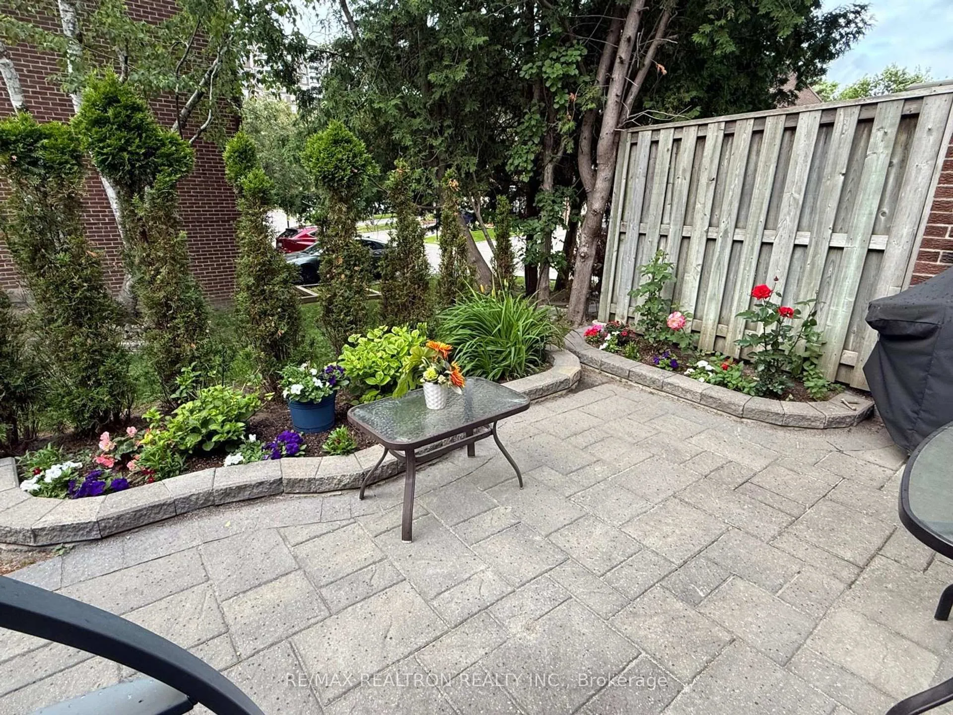 Photo 41 of 8 Windy Golfway, Toronto, Flemingdon Park — HOMEH