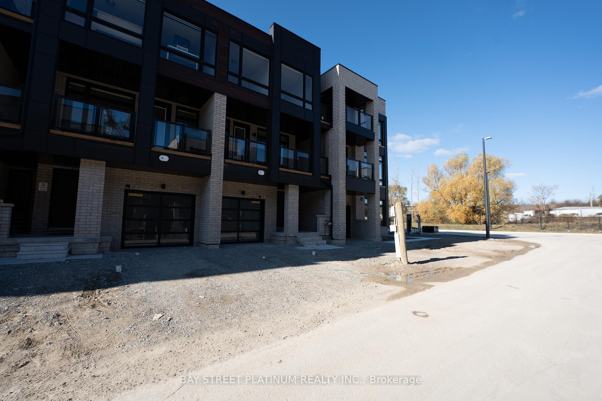 Photo 2 of 46 Chiffon Street E, Vaughan, Steeles West Industrial — HOMEH
