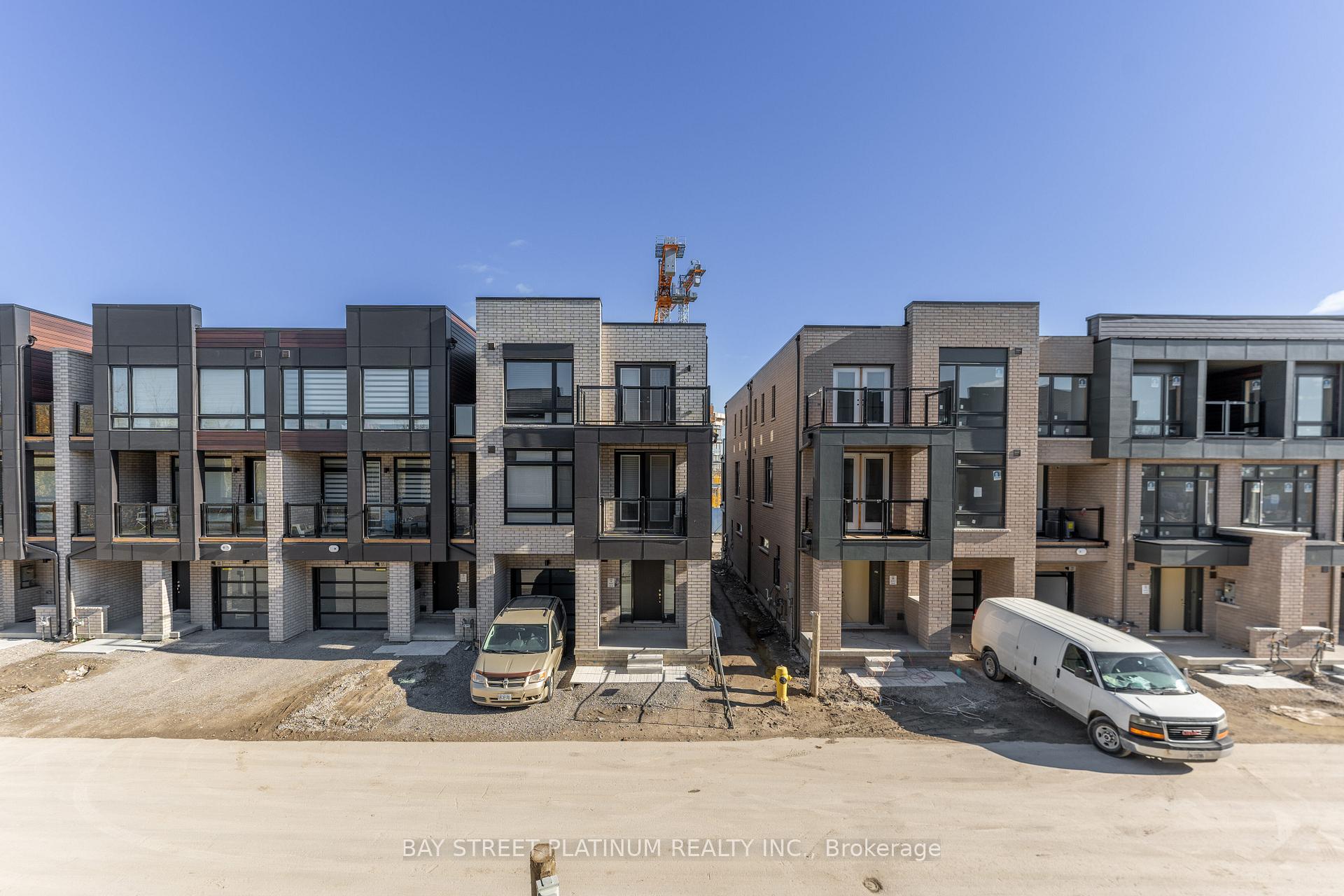 Photo 14 of 46 Chiffon Street E, Vaughan, Steeles West Industrial — HOMEH