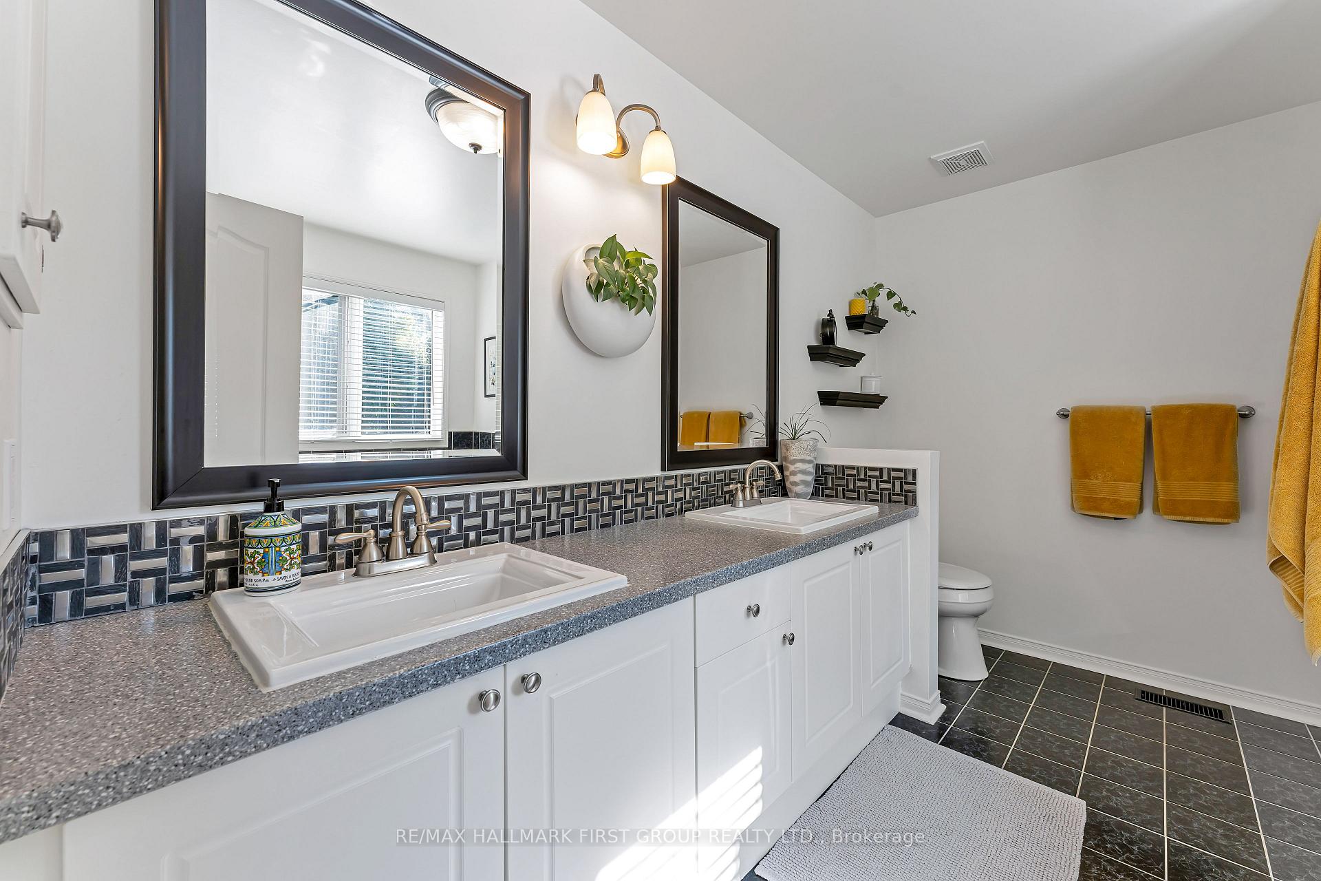 Photo 19 of 6 Redvers Street, Whitby, Williamsburg — HOMEH