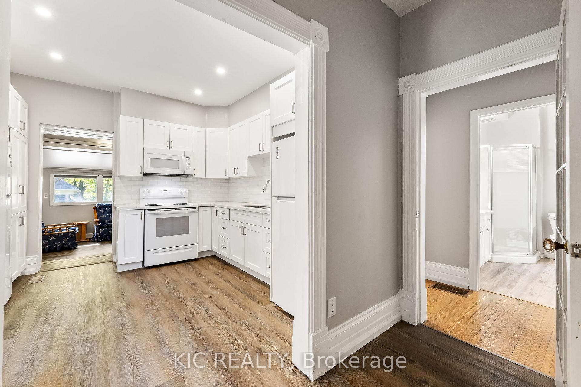 Photo 7 of 762 Water Street, Peterborough, Northcrest Ward 5 — HOMEH