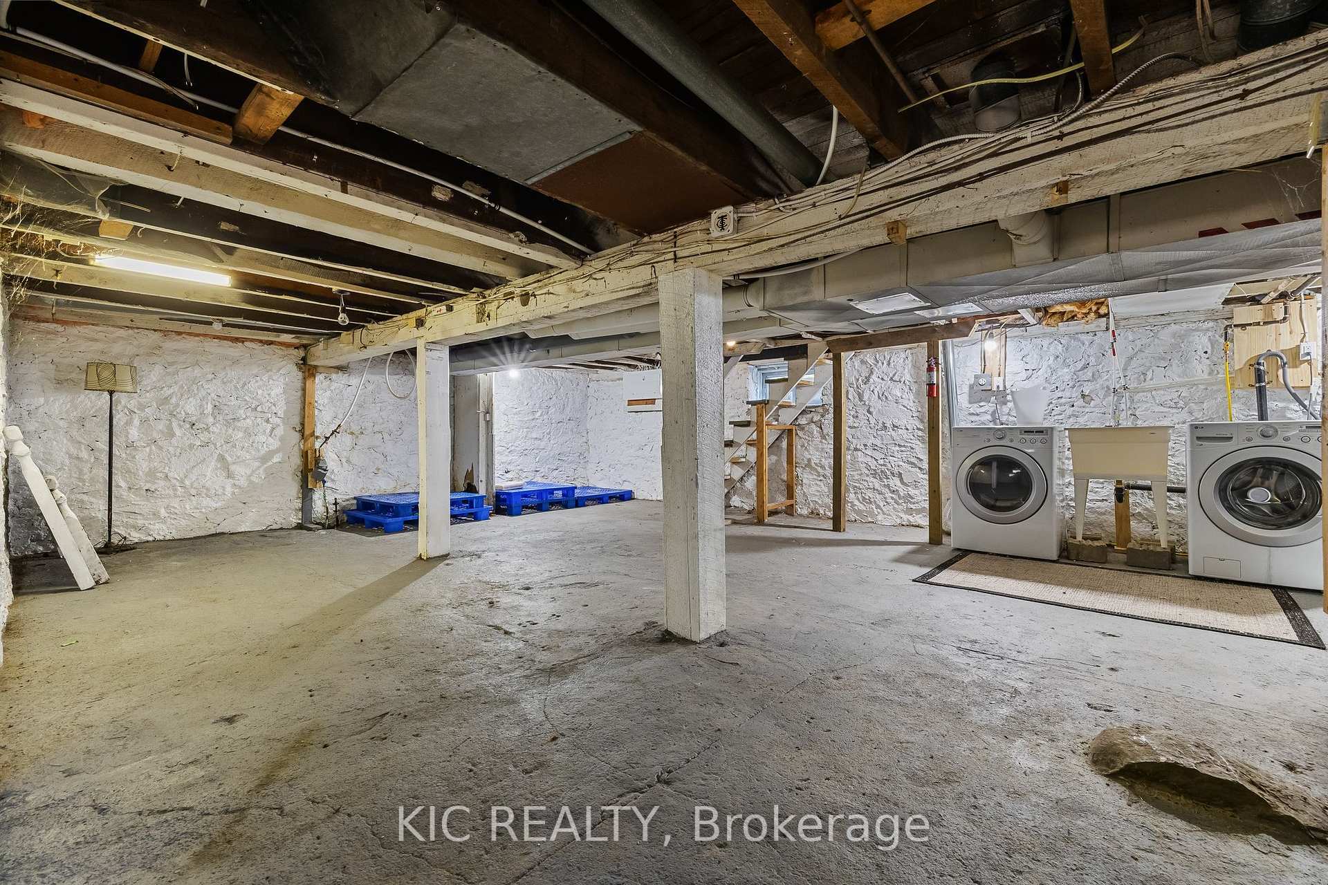 Photo 27 of 762 Water Street, Peterborough, Northcrest Ward 5 — HOMEH
