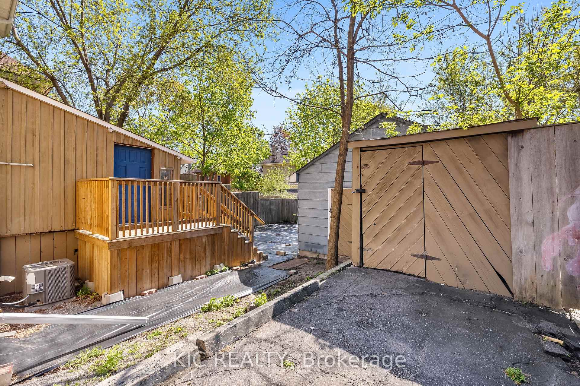 Photo 28 of 762 Water Street, Peterborough, Northcrest Ward 5 — HOMEH