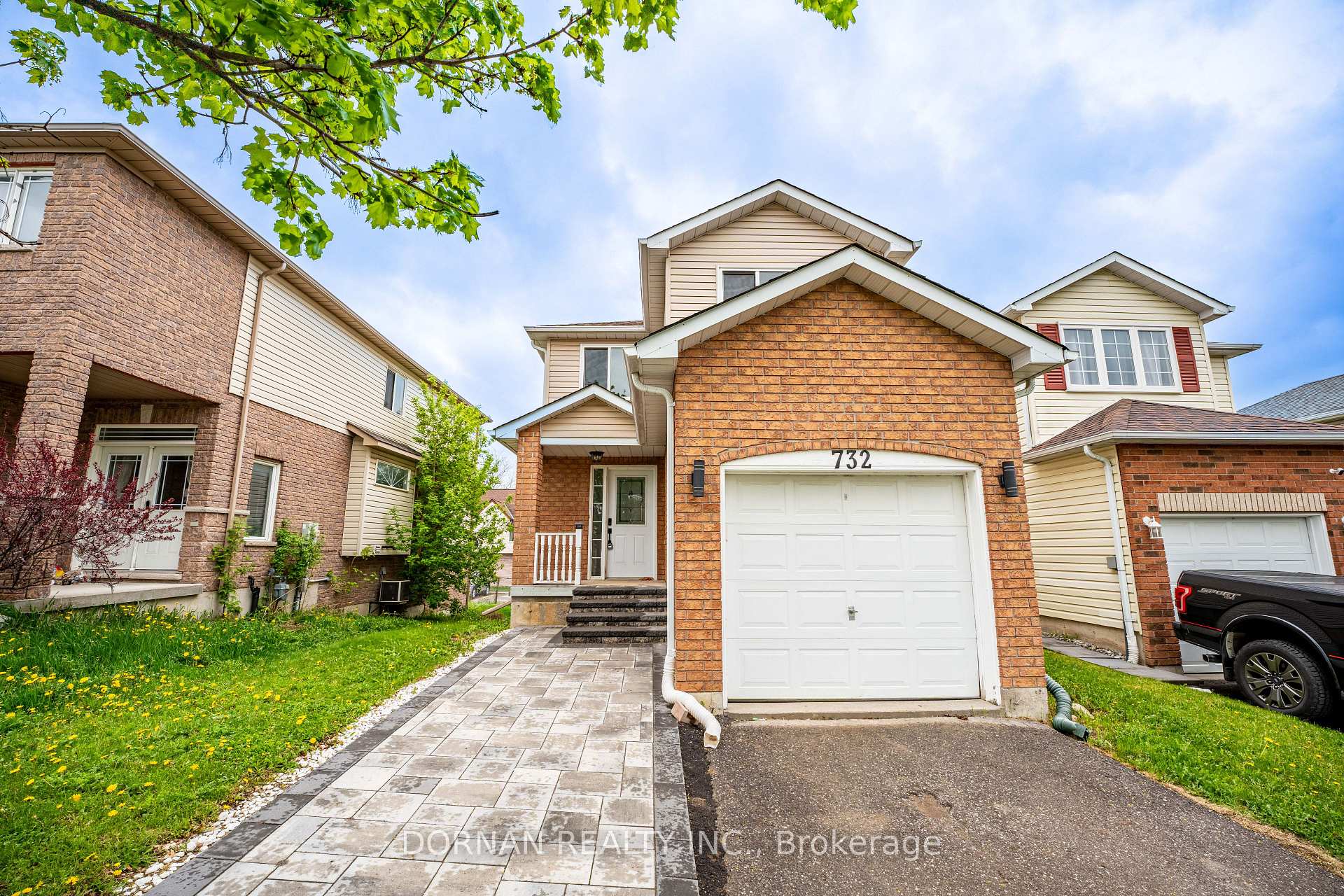 Photo 1 of 732 Trailview Drive, Peterborough, Ashburnham Ward 4 — HOMEH