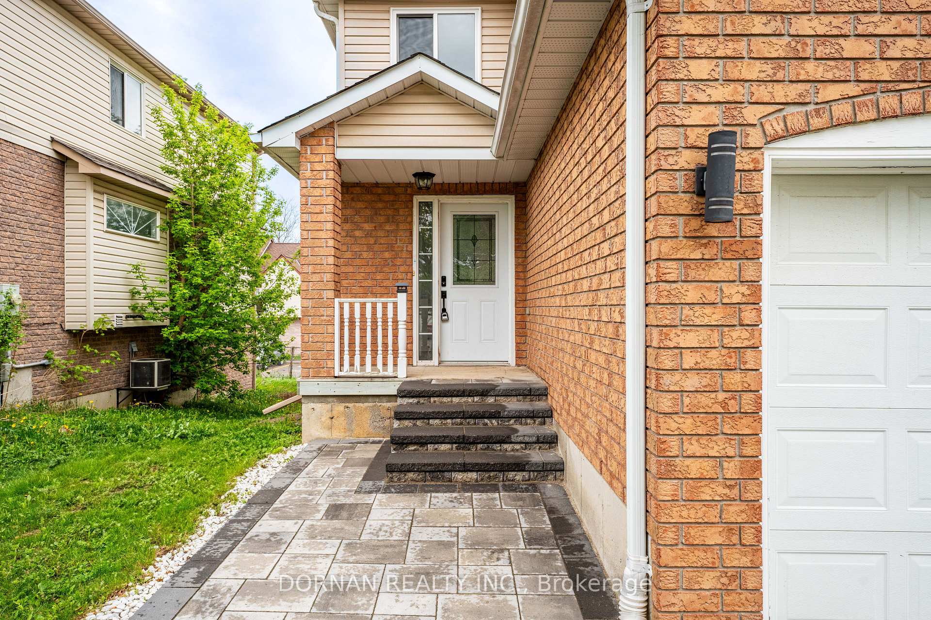 Photo 2 of 732 Trailview Drive, Peterborough, Ashburnham Ward 4 — HOMEH
