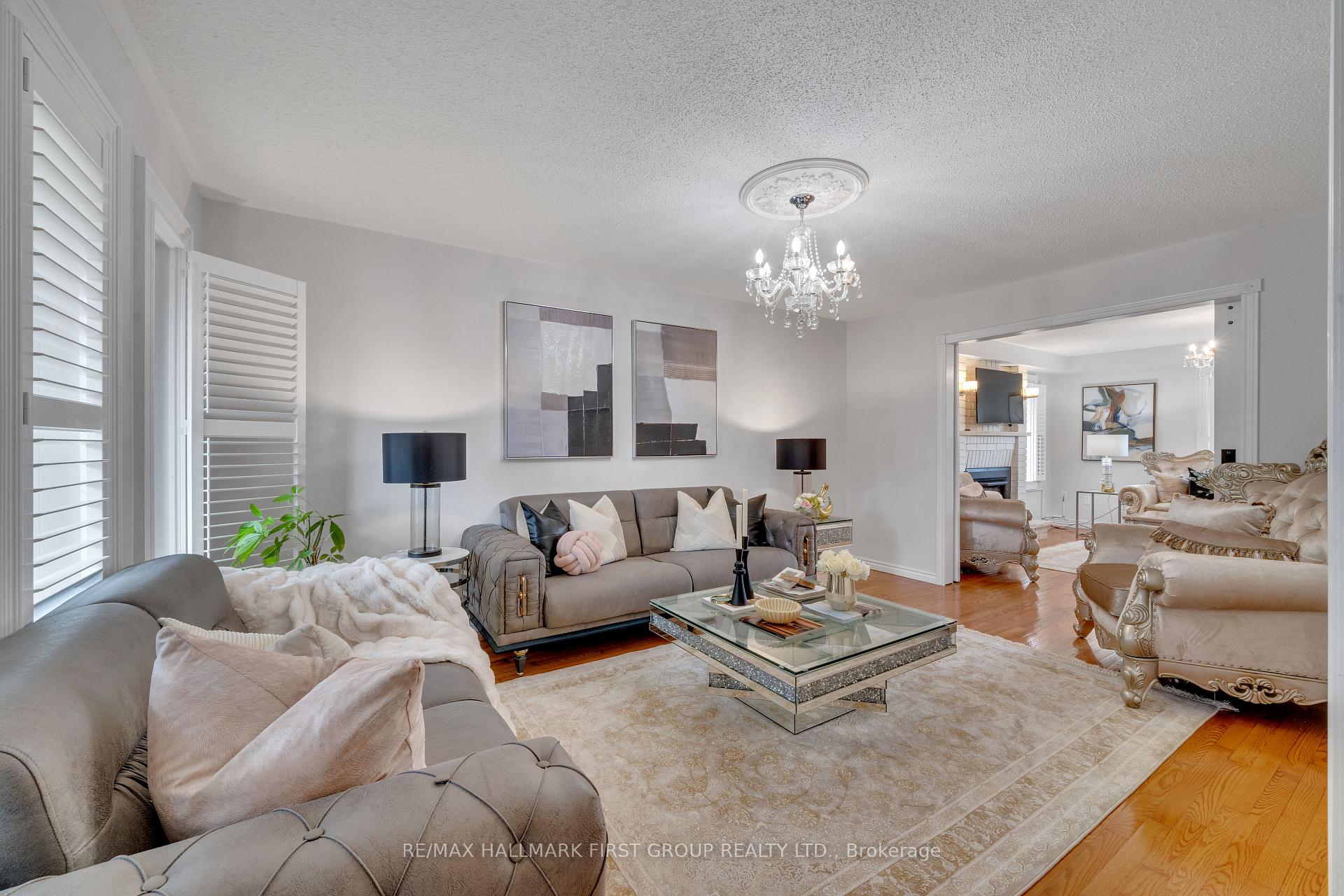 Photo 5 of 47 Stratton Crescent, Whitby, Rolling Acres — HOMEH
