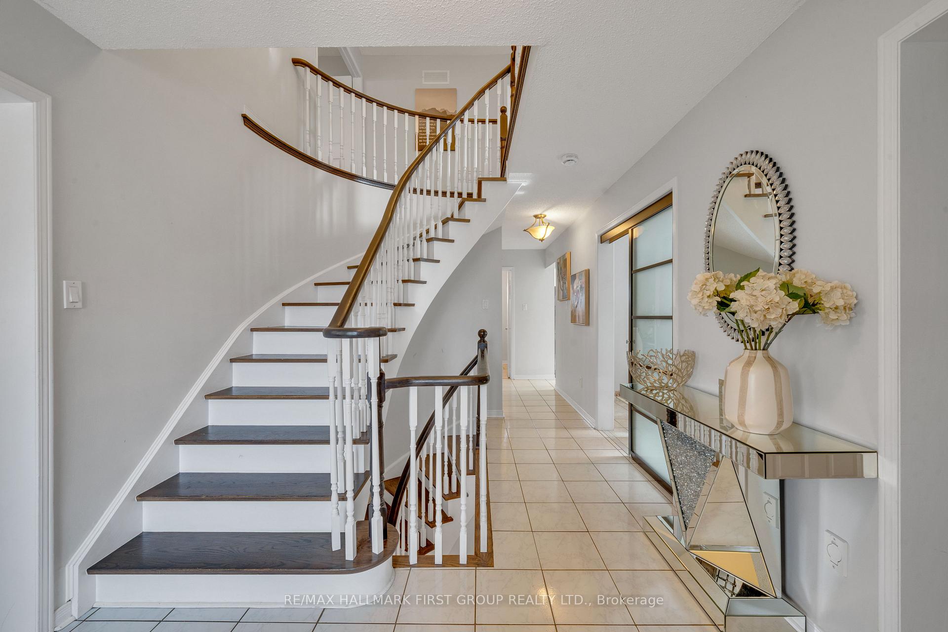 Photo 10 of 47 Stratton Crescent, Whitby, Rolling Acres — HOMEH