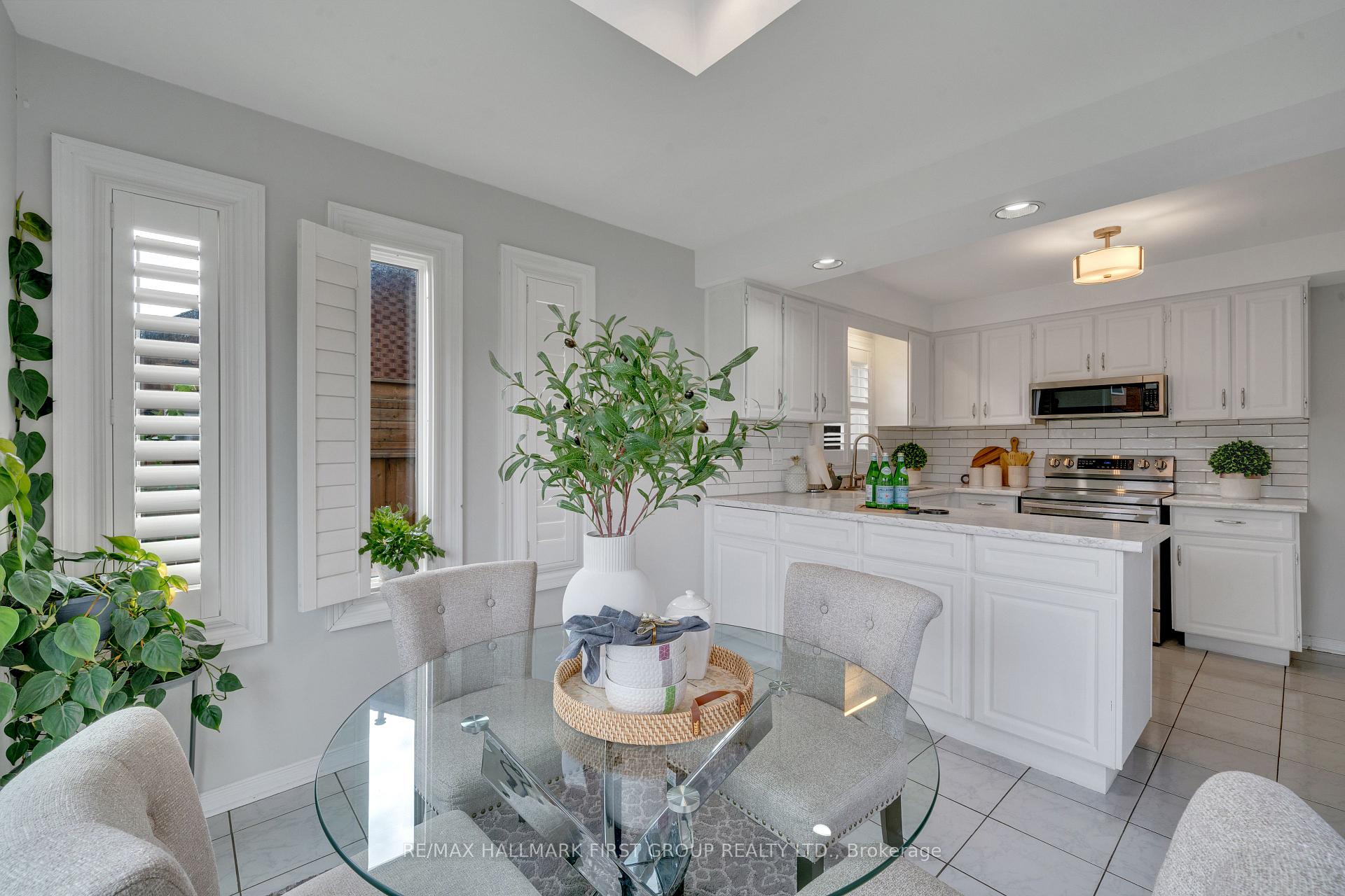 Photo 18 of 47 Stratton Crescent, Whitby, Rolling Acres — HOMEH