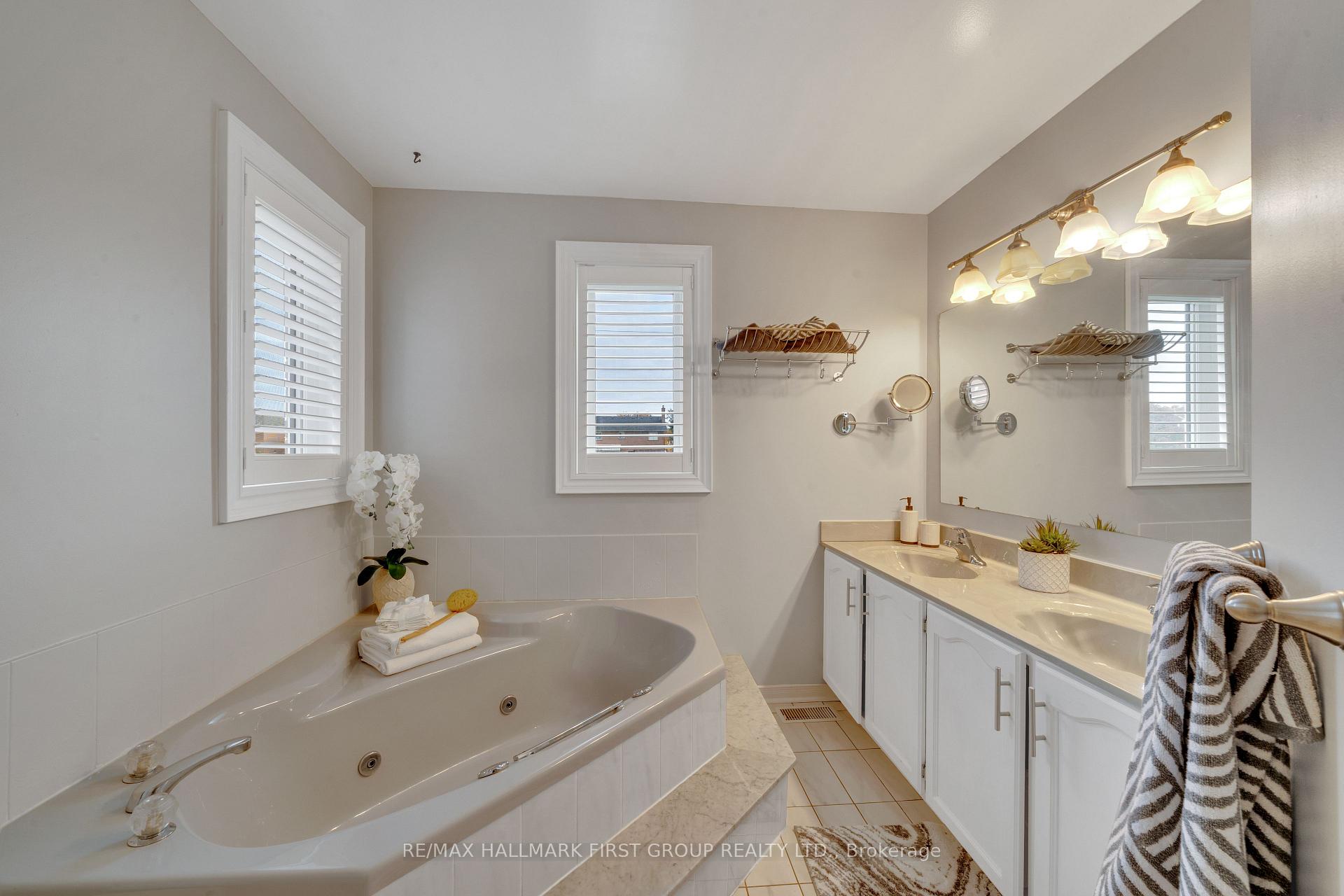 Photo 23 of 47 Stratton Crescent, Whitby, Rolling Acres — HOMEH