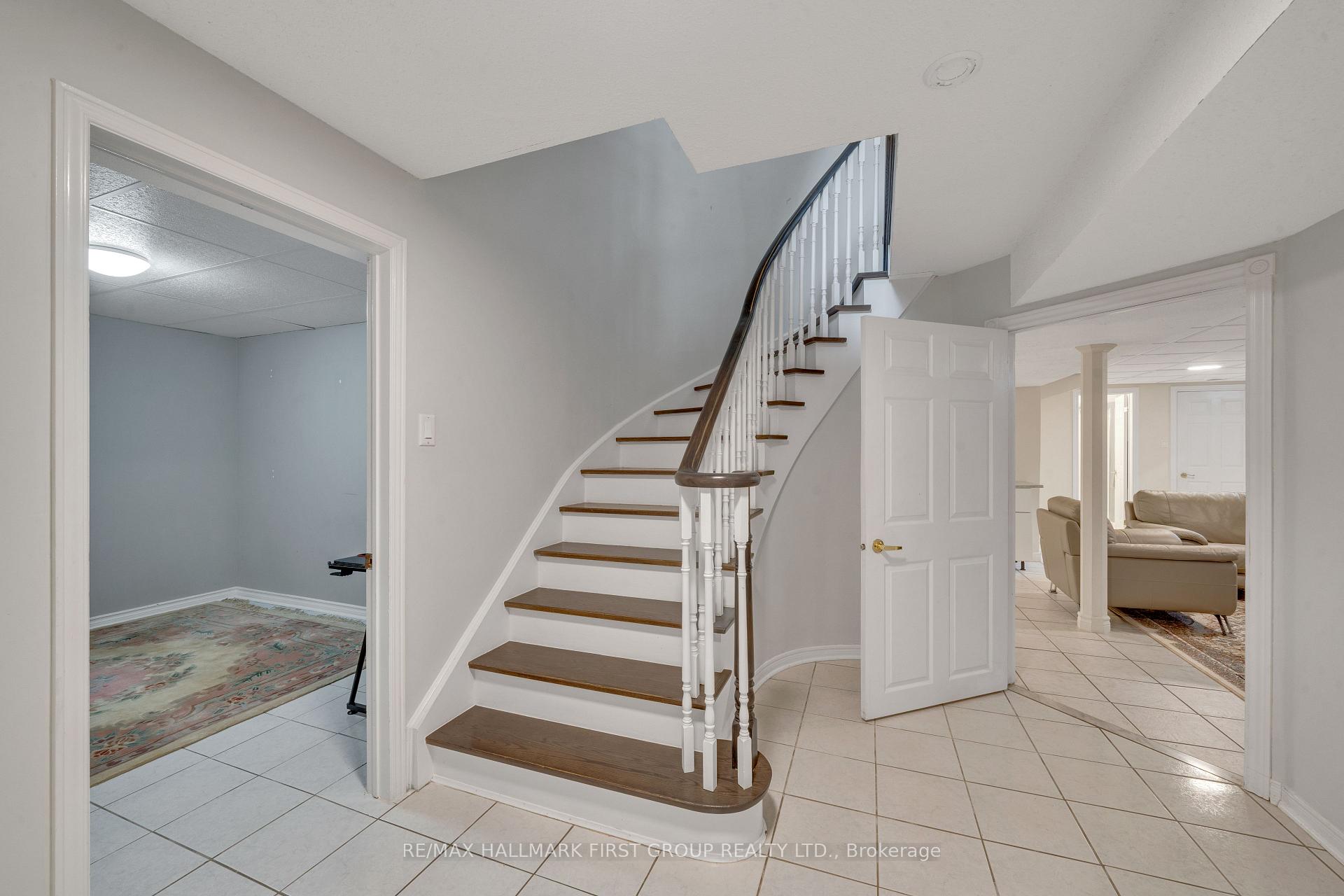 Photo 29 of 47 Stratton Crescent, Whitby, Rolling Acres — HOMEH