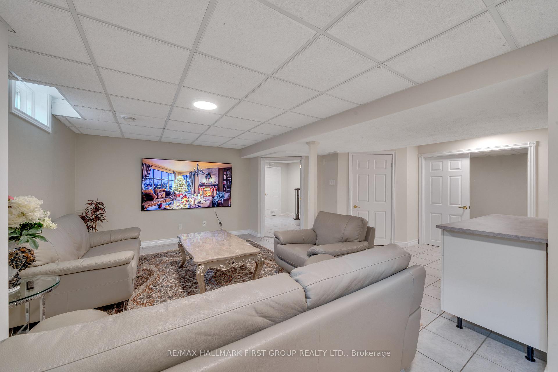 Photo 32 of 47 Stratton Crescent, Whitby, Rolling Acres — HOMEH