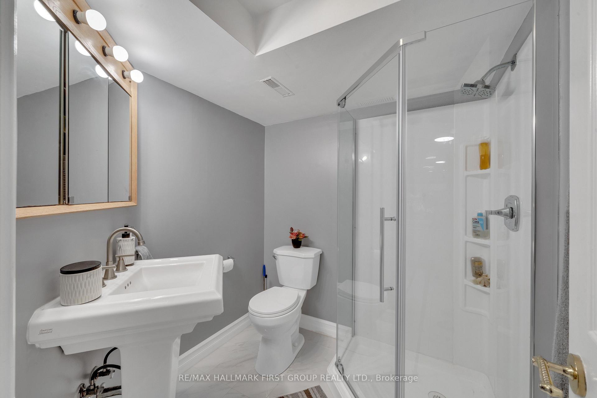 Photo 33 of 47 Stratton Crescent, Whitby, Rolling Acres — HOMEH