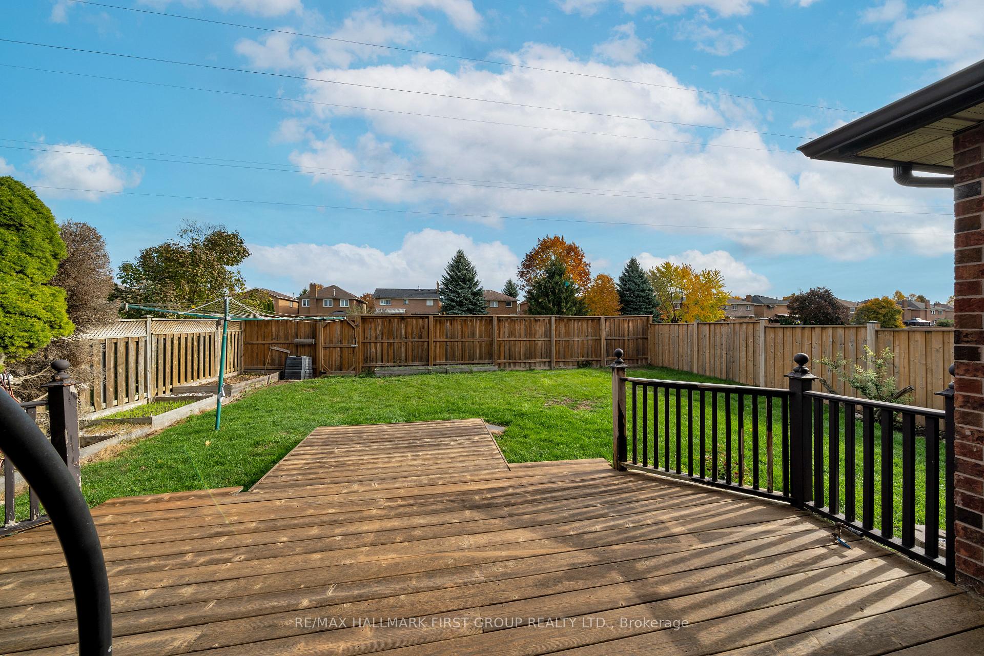 Photo 37 of 47 Stratton Crescent, Whitby, Rolling Acres — HOMEH