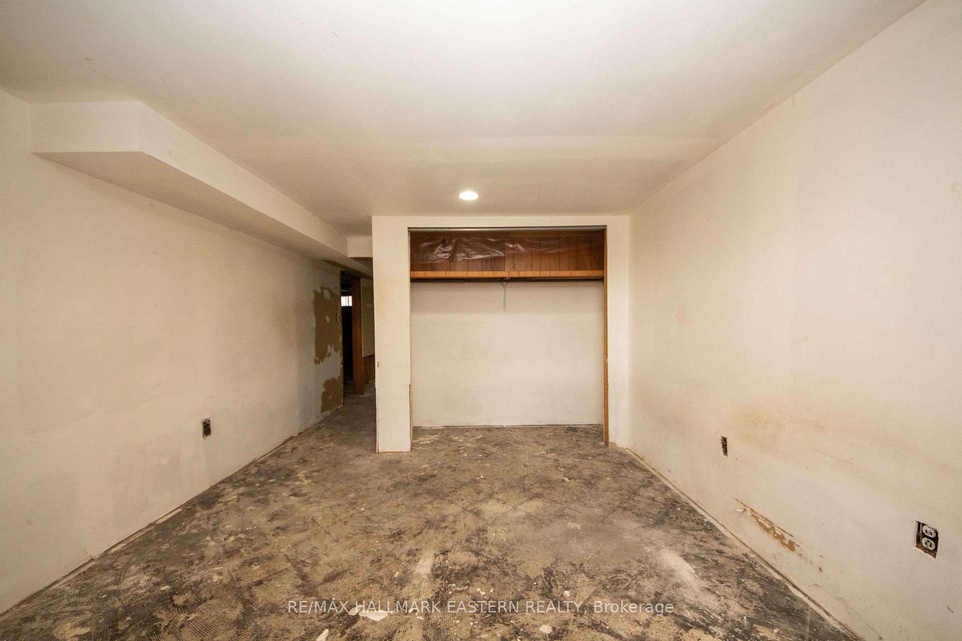 Photo 8 of 812 Argyle Street, Peterborough, Northcrest Ward 5 — HOMEH
