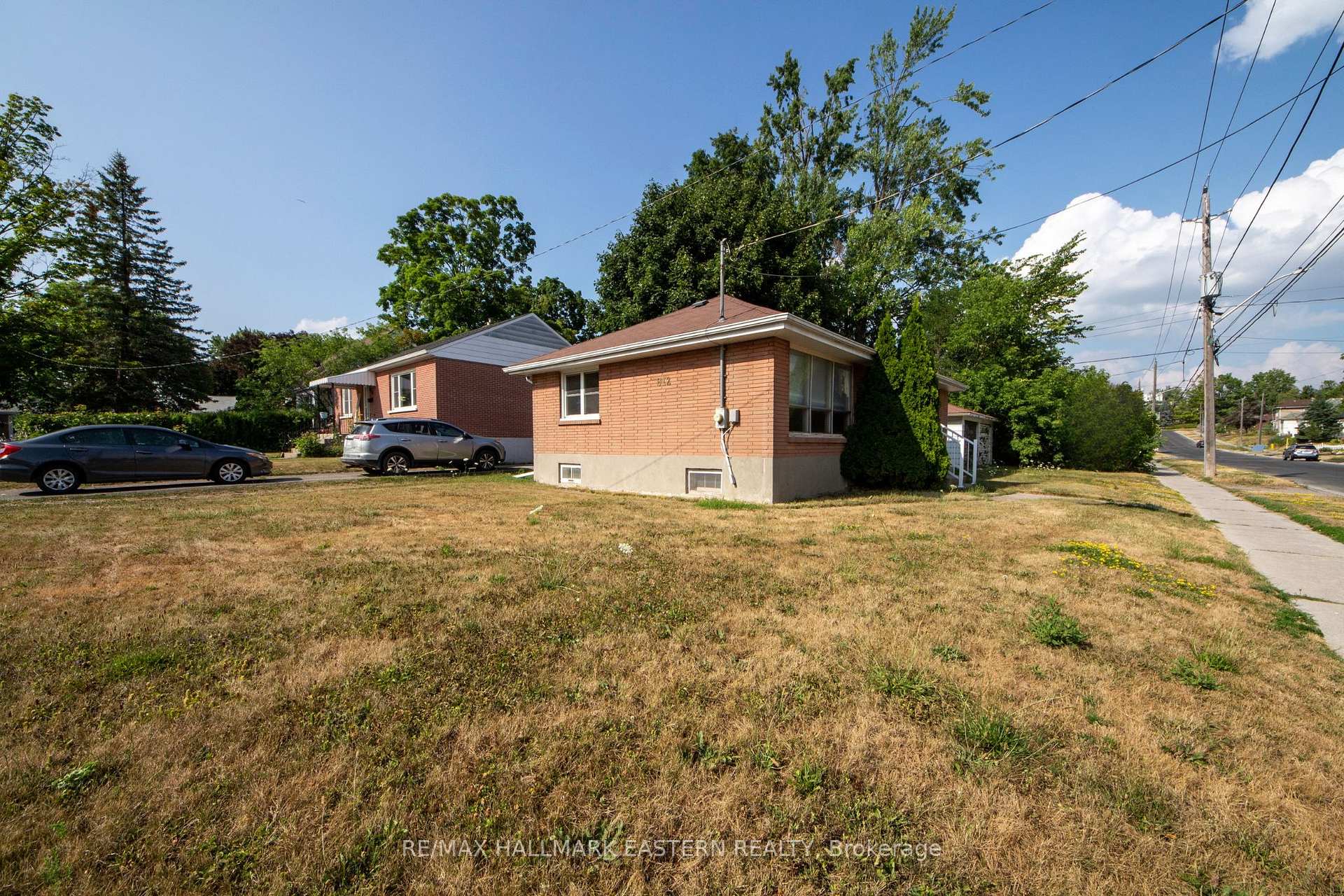 Photo 12 of 812 Argyle Street, Peterborough, Northcrest Ward 5 — HOMEH