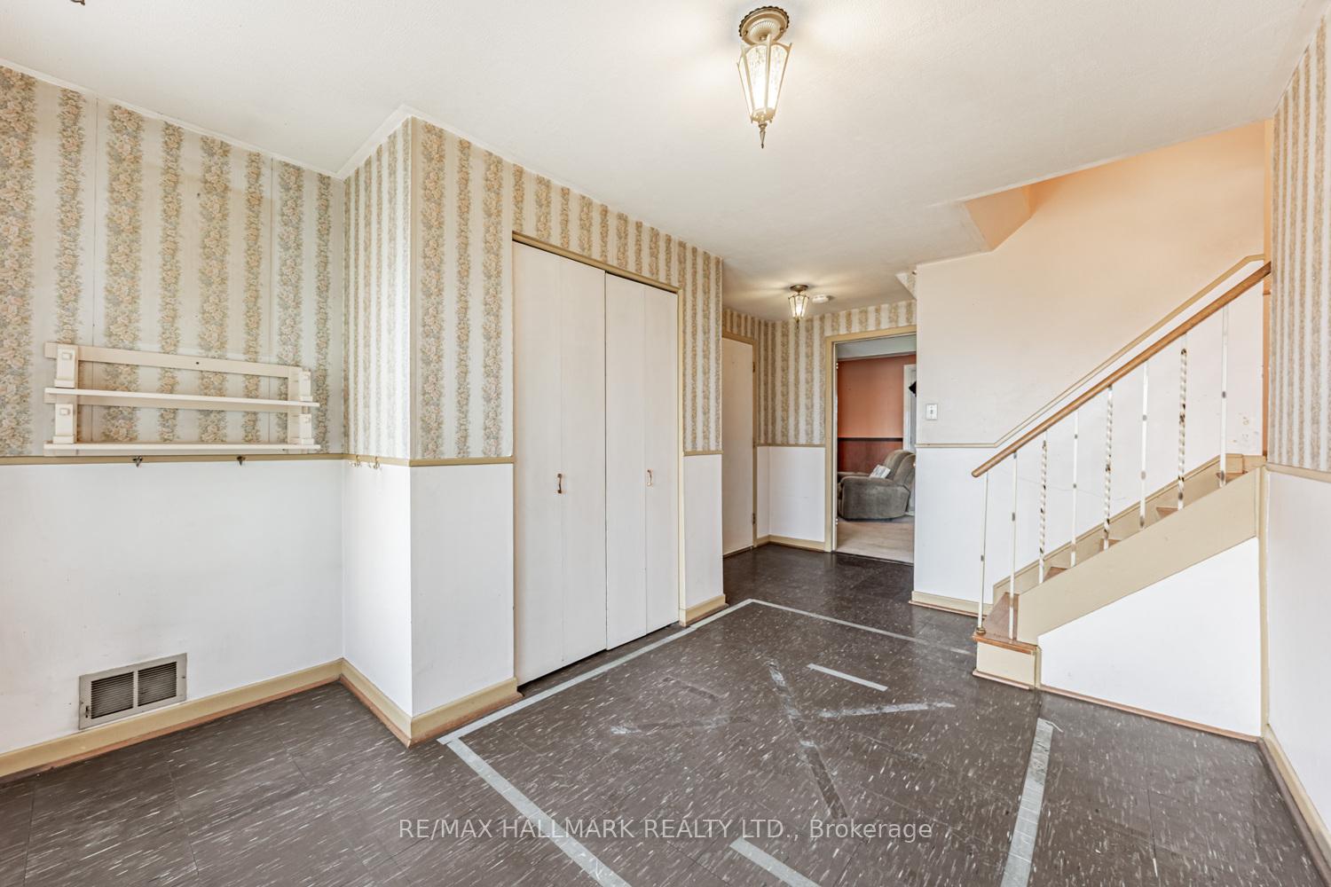 Photo 5 of 73 Gregory Road, Ajax, South East — HOMEH